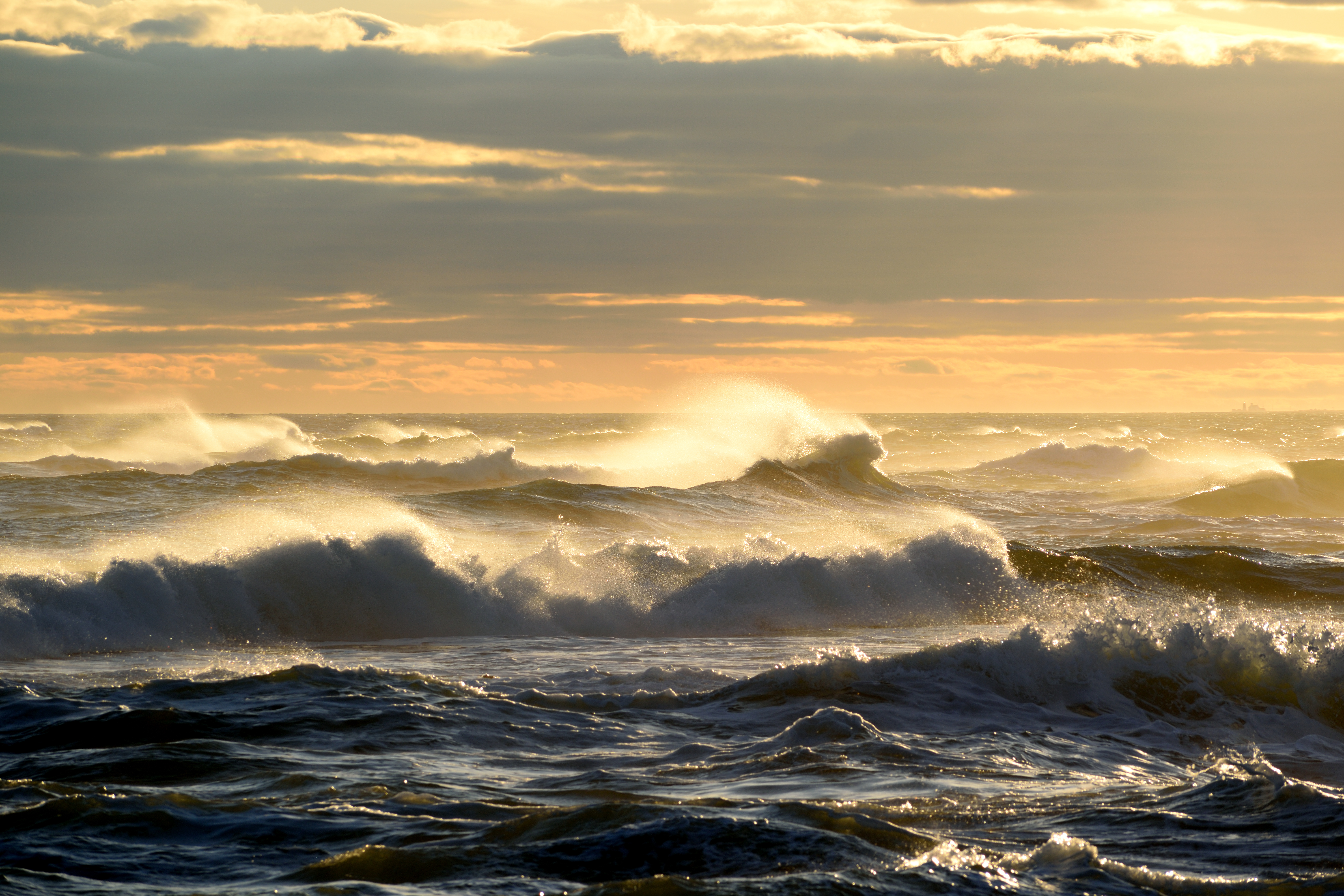 Full HD spray, nature, sea, twilight, waves, dusk