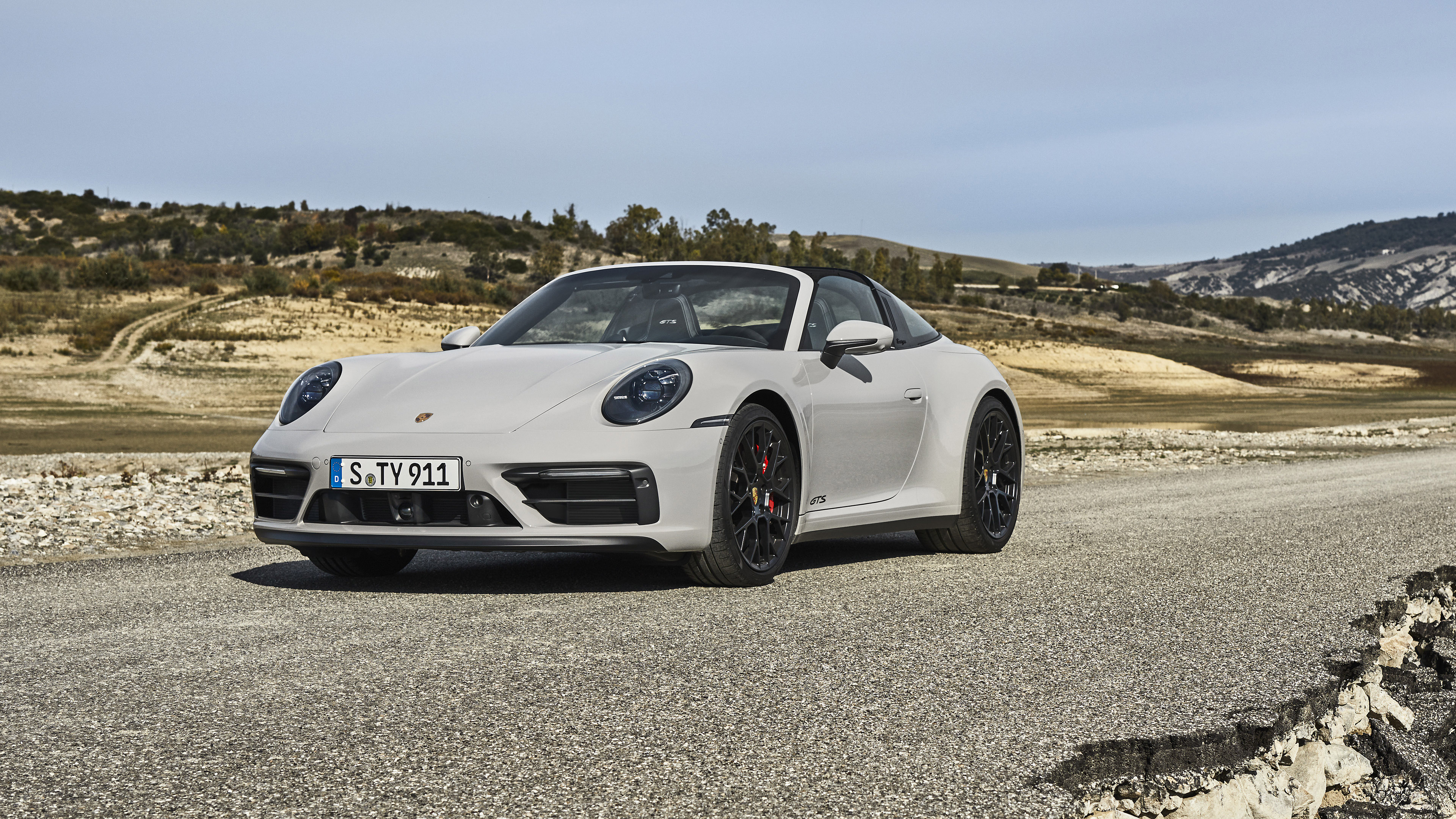 Handy-Wallpaper Porsche, Porsche 911, Autos, Fahrzeuge, Silbernes Auto, Porsche 911 Targa, Porsche 911 Targa 4 Gts kostenlos herunterladen.