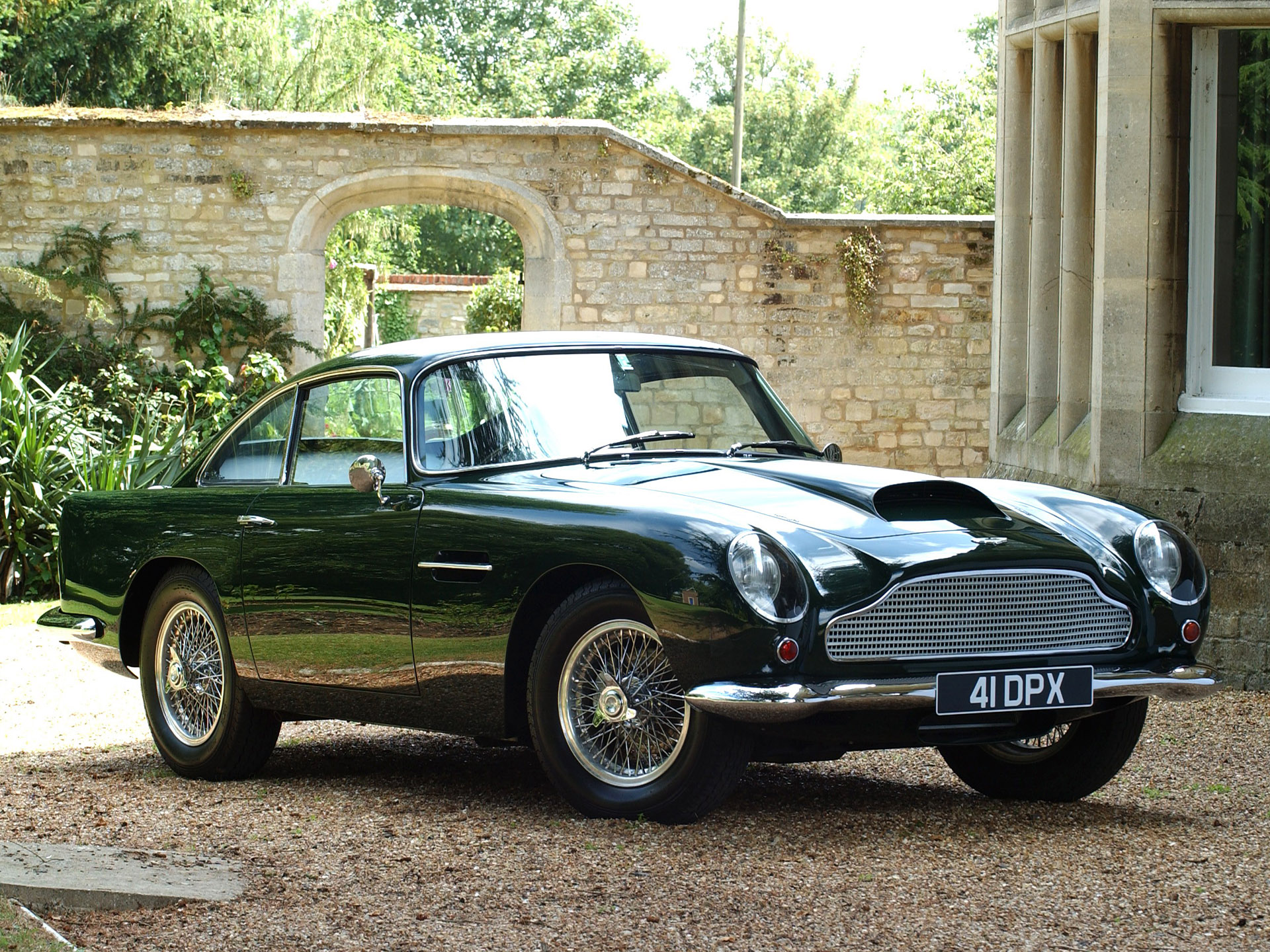 Los mejores fondos de pantalla de Aston Martin Db4 para la pantalla del teléfono