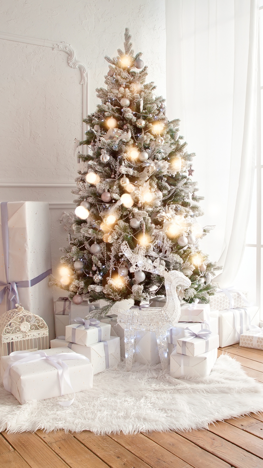 Download mobile wallpaper Christmas, Holiday, Gift, Christmas Tree, Christmas Ornaments for free.