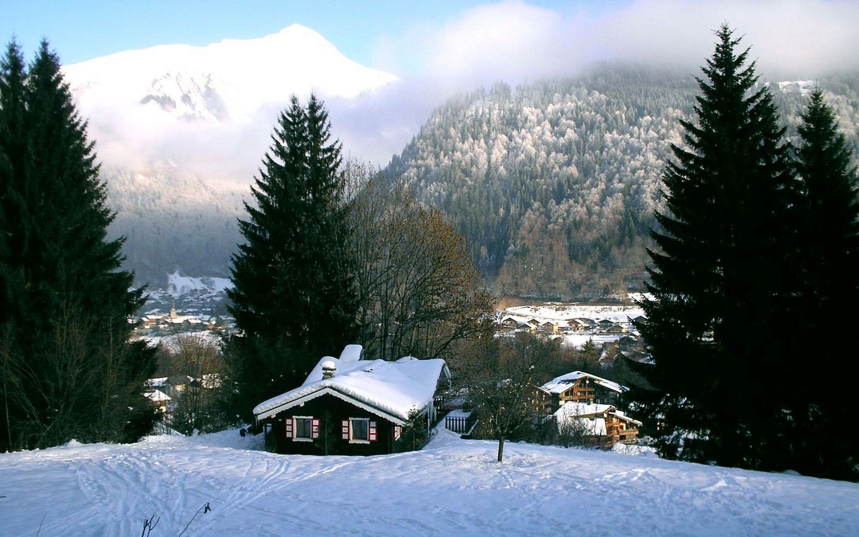 Handy-Wallpaper Winter, Schnee, Berg, Wald, Baum, Haus, Fotografie kostenlos herunterladen.