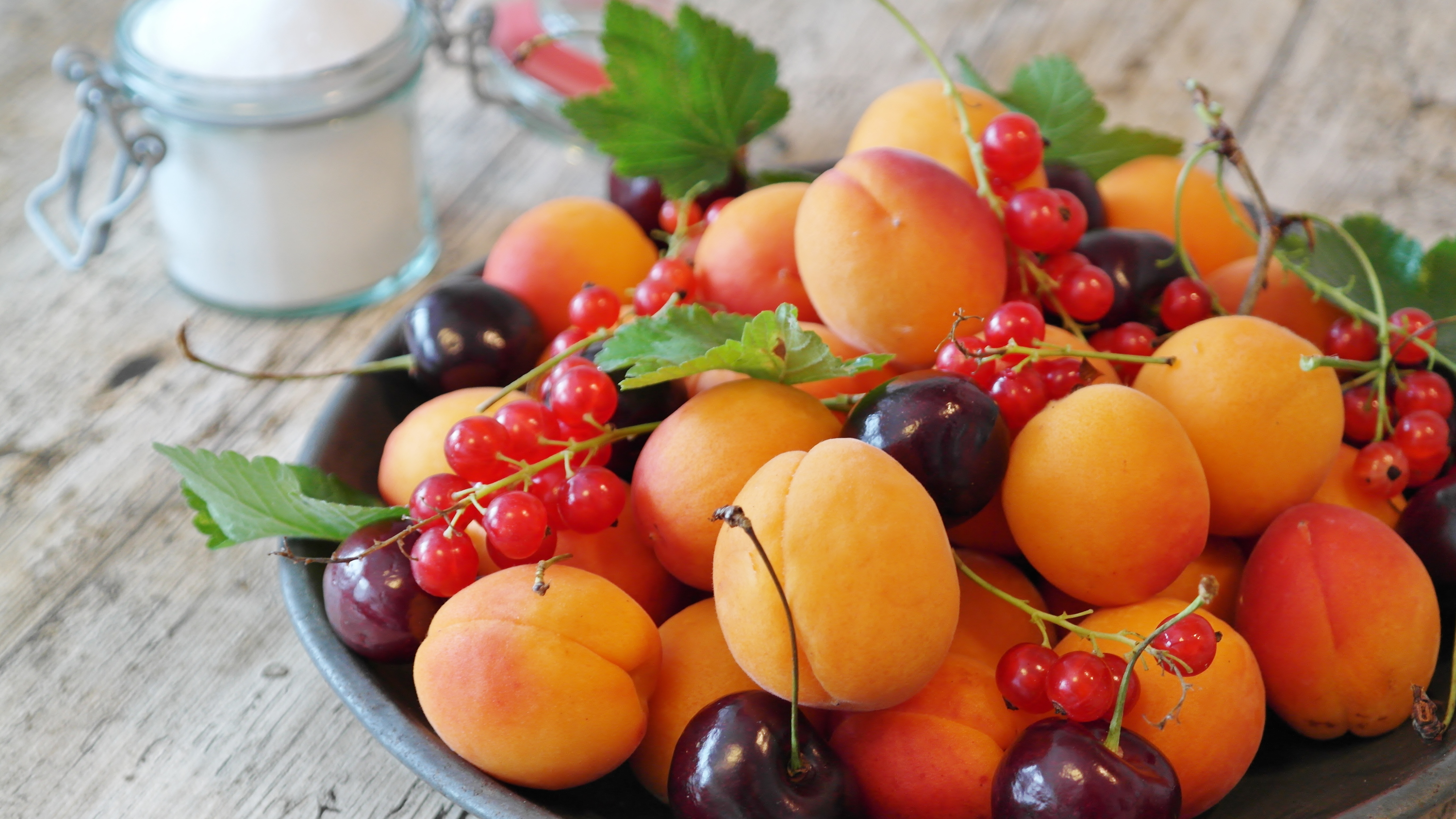 86620 скачать обои ягоды, абрикосы, смородина, вишня, фрукты, еда - заставки и картинки бесплатно
