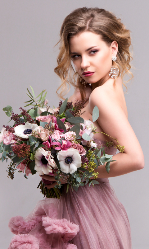 Download mobile wallpaper Flower, Bouquet, Brunette, Model, Women, Earrings, Pink Dress for free.
