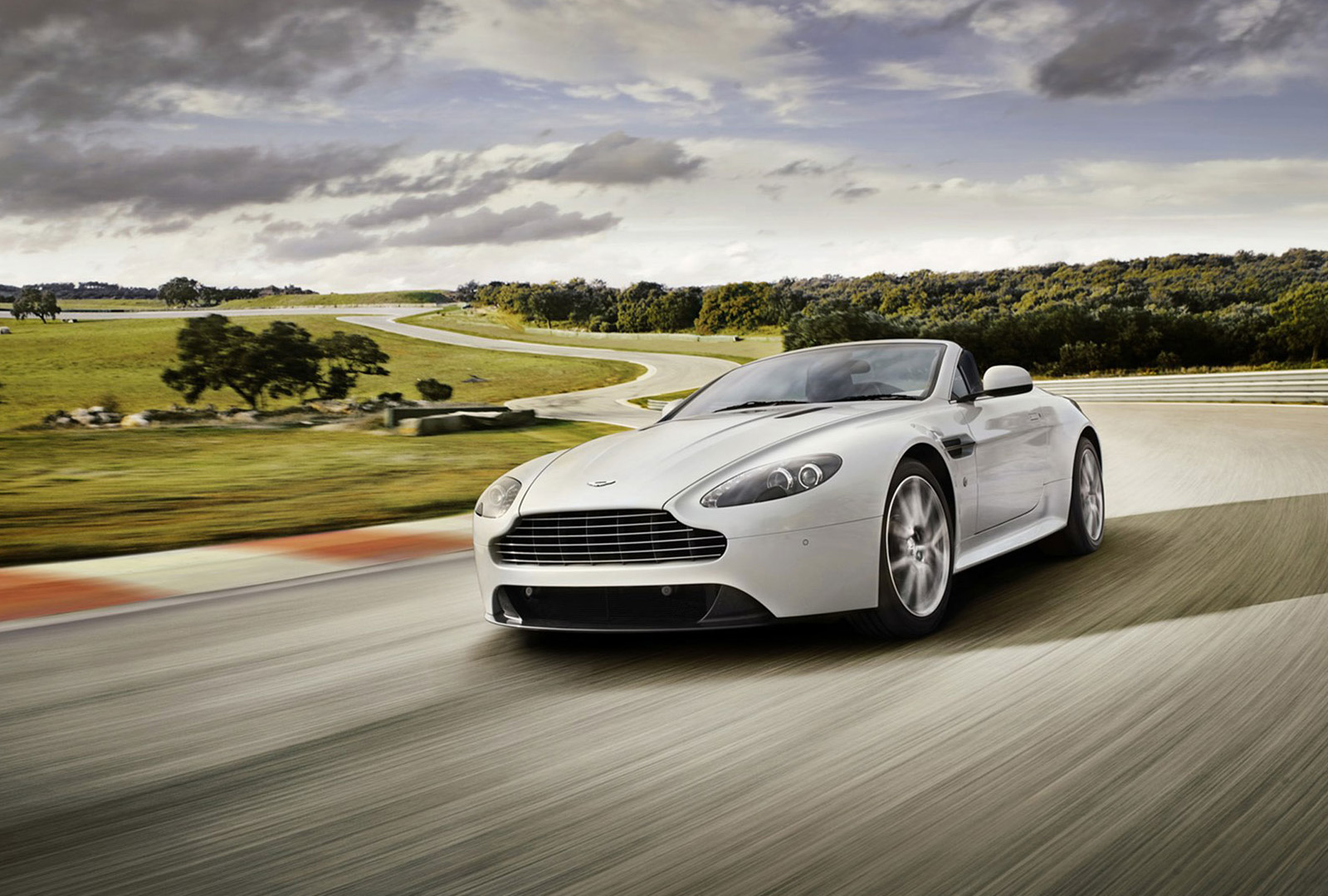 Скачать картинку Астон Мартин В8 Преимущество, Aston Martin, Транспортные Средства в телефон бесплатно.