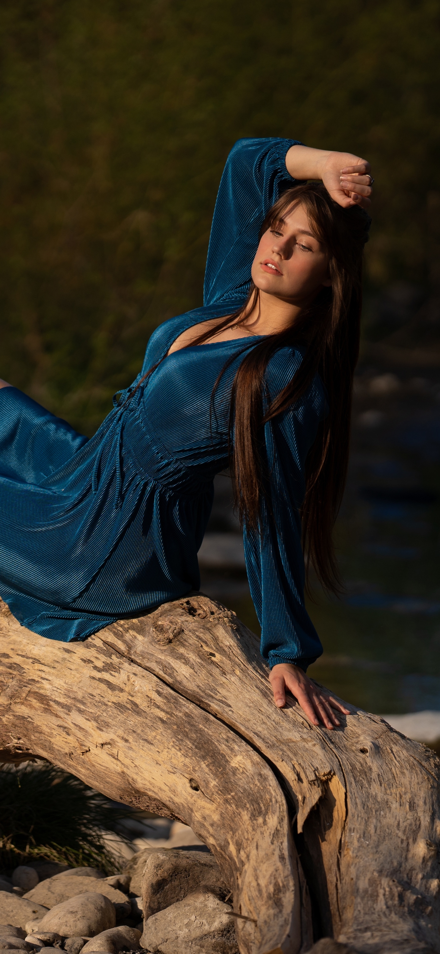 Download mobile wallpaper Mood, Brunette, Model, Women, Long Hair, Blue Dress for free.