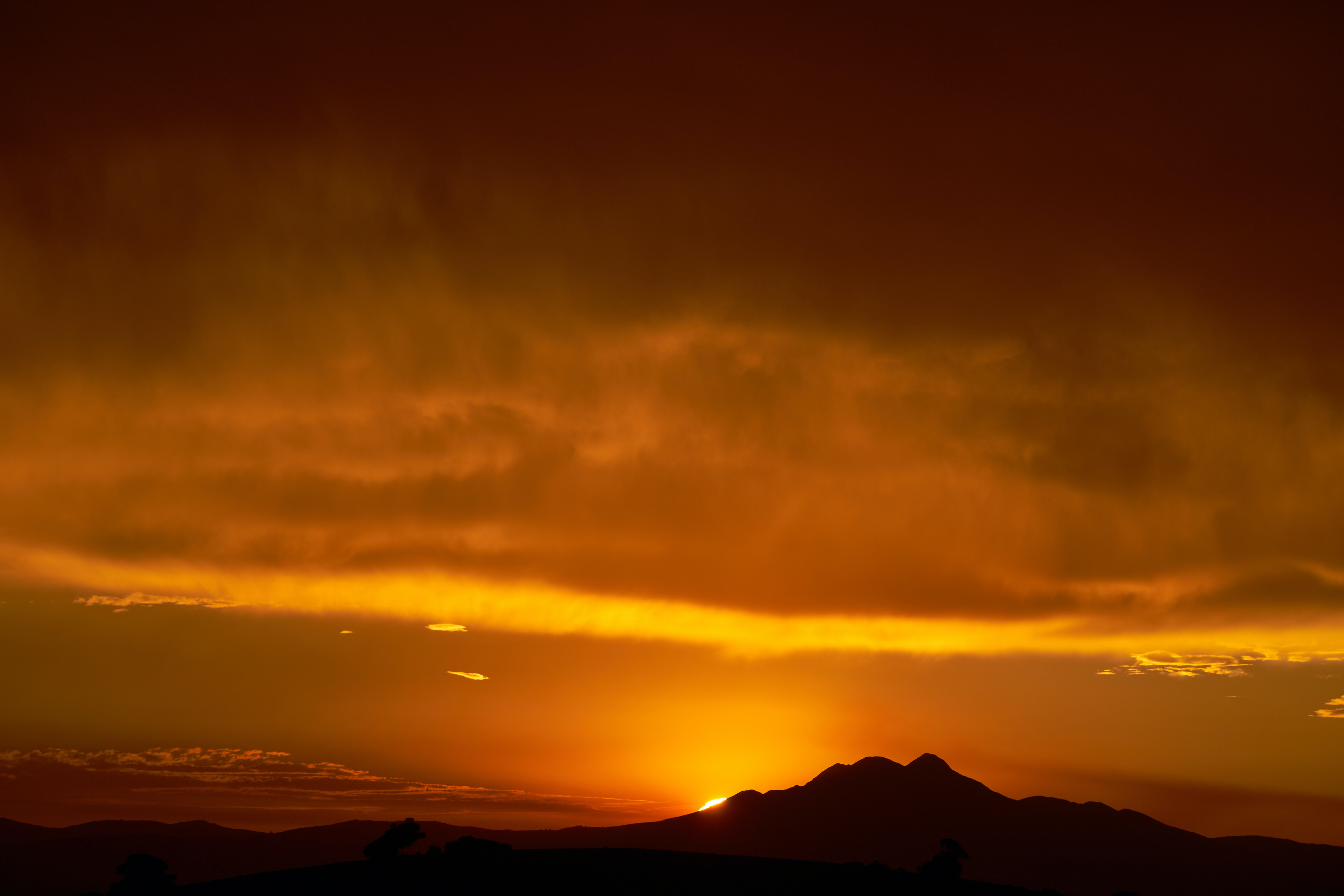 Laden Sie das Sunset, Silhouette, Hill, Hügel, Dunkel-Bild kostenlos auf Ihren PC-Desktop herunter