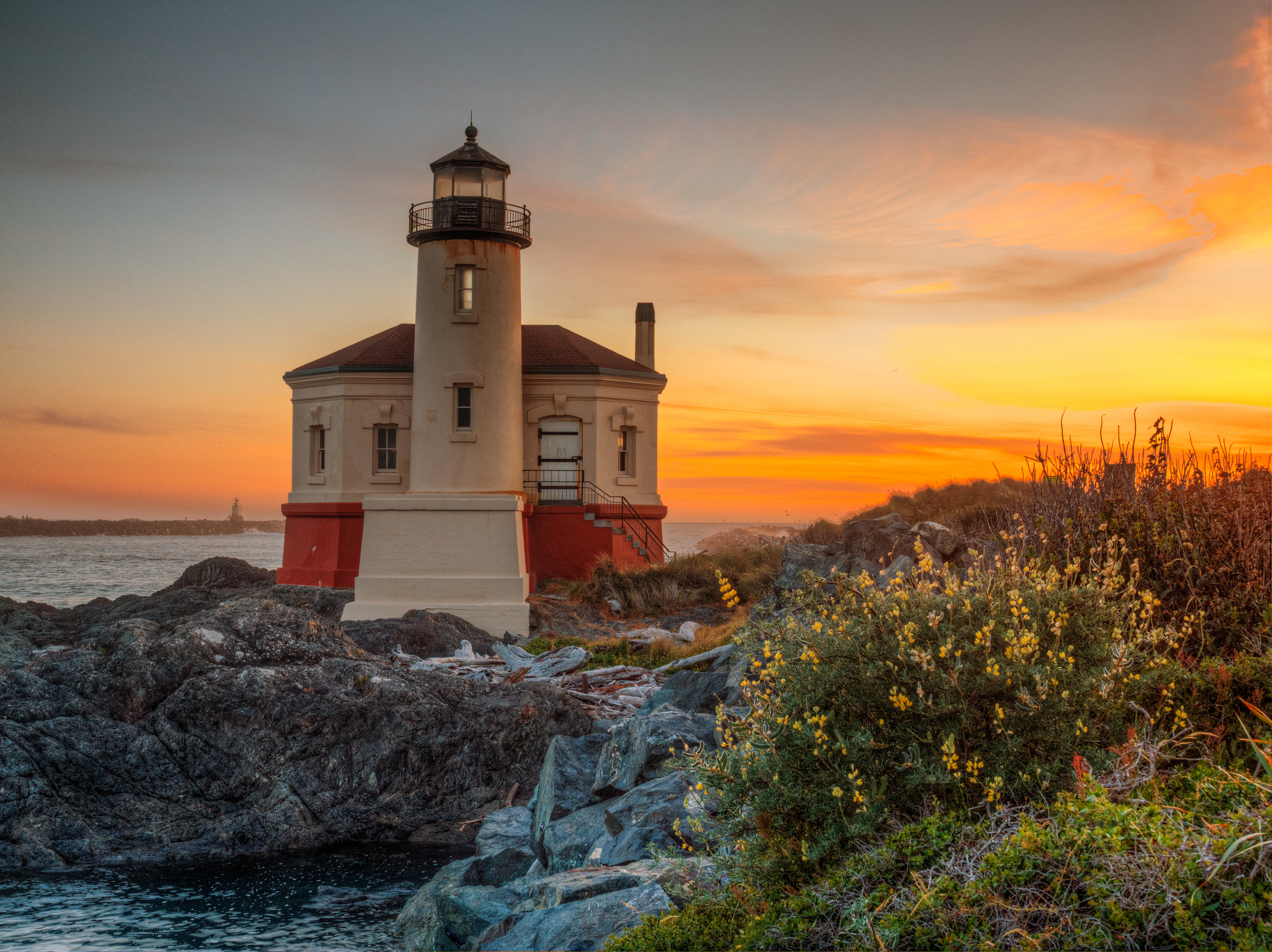 無料モバイル壁紙灯台, オレゴン, アメリカ合衆国, マンメイドをダウンロードします。