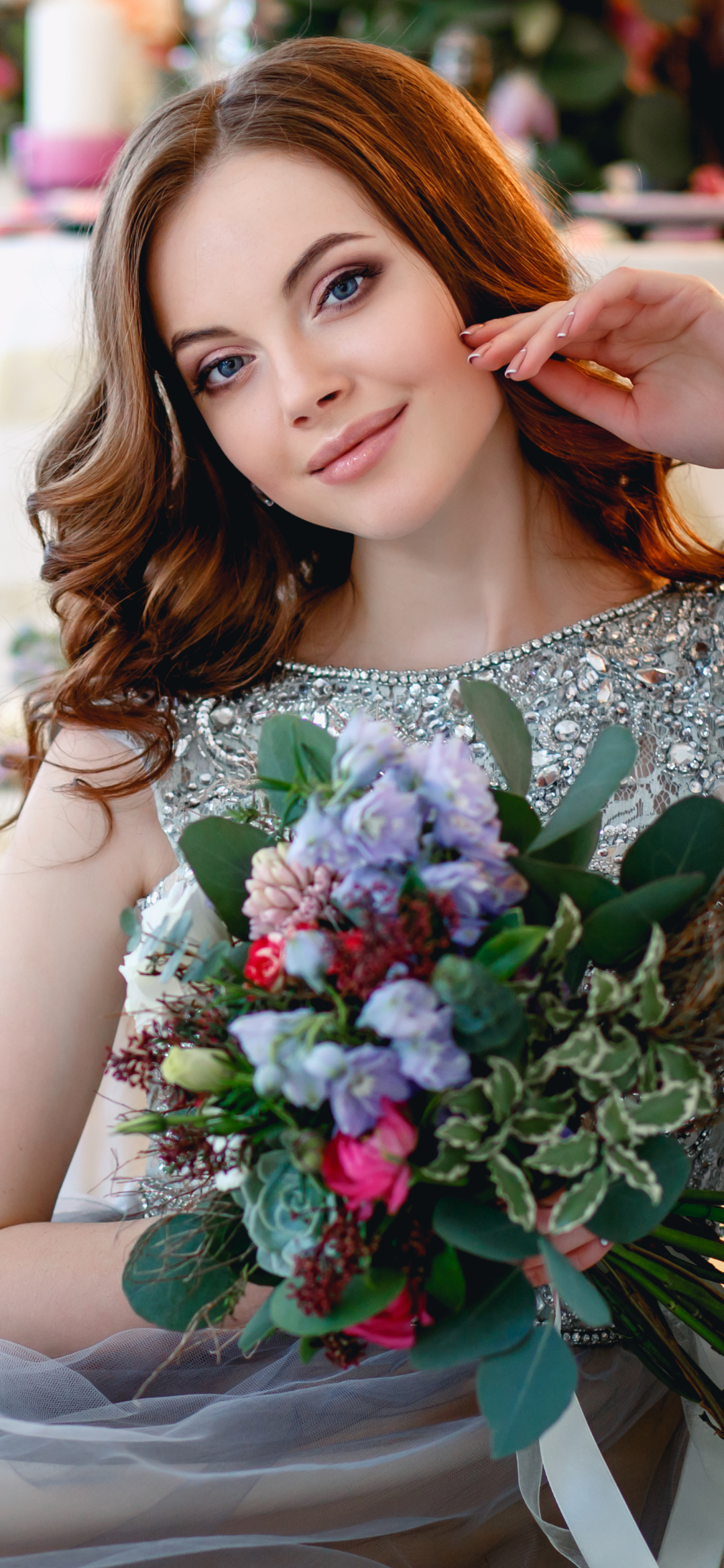 Download mobile wallpaper Bouquet, Smile, Brunette, Model, Women, Blue Eyes for free.