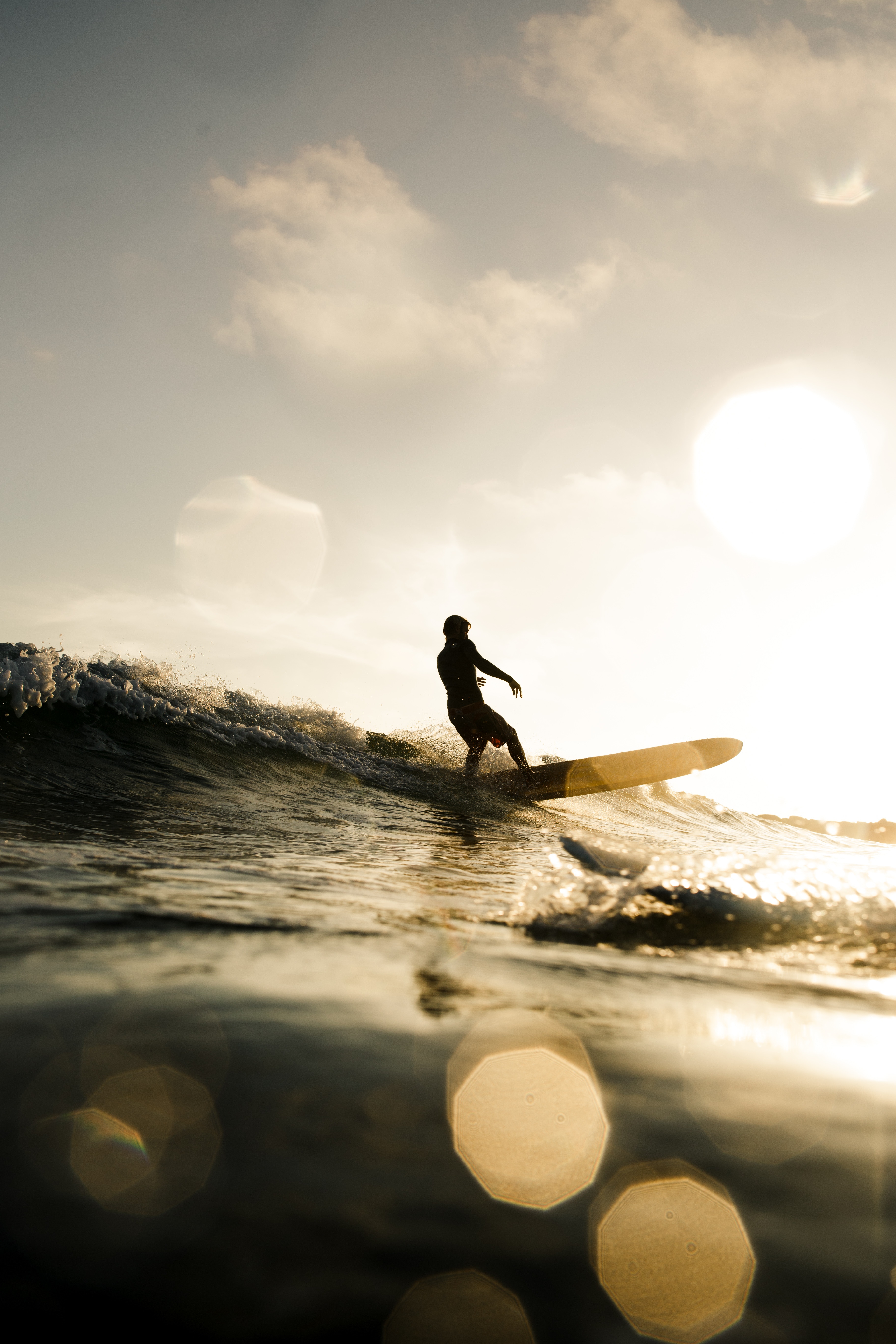 surfer, serfing, sports, sunset, waves, glare, bokeh, boquet