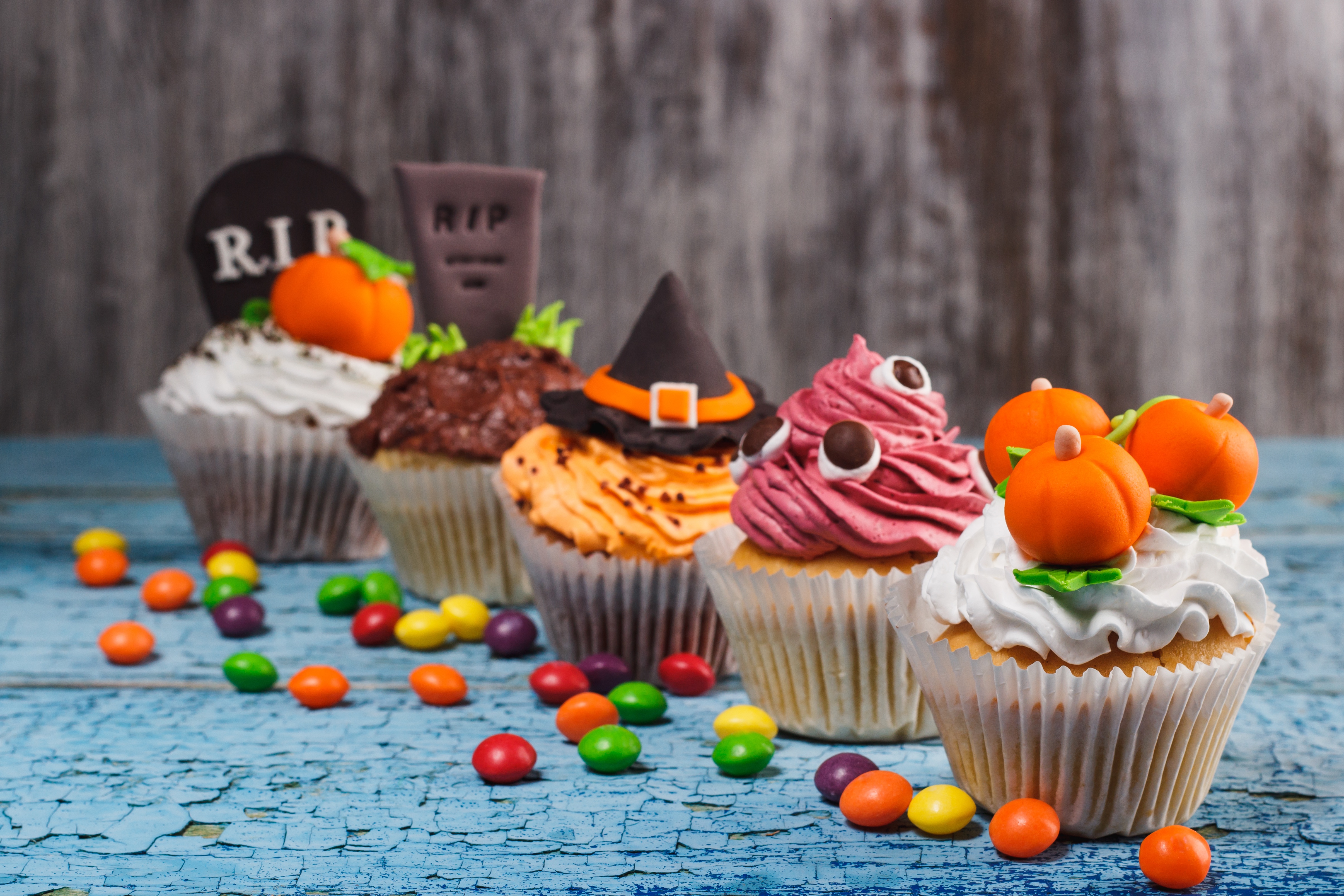 Handy-Wallpaper Halloween, Creme, Cupcake, Süßwaren, Nahrungsmittel kostenlos herunterladen.