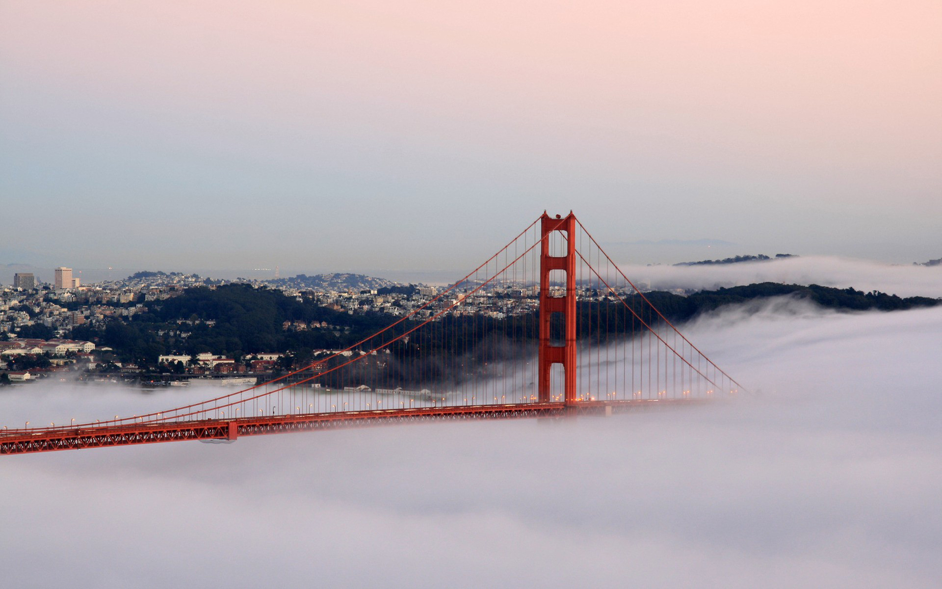 Handy-Wallpaper Goldenes Tor, San Francisco, Brücke, Brücken, Menschengemacht, Nebel, Großstadt kostenlos herunterladen.