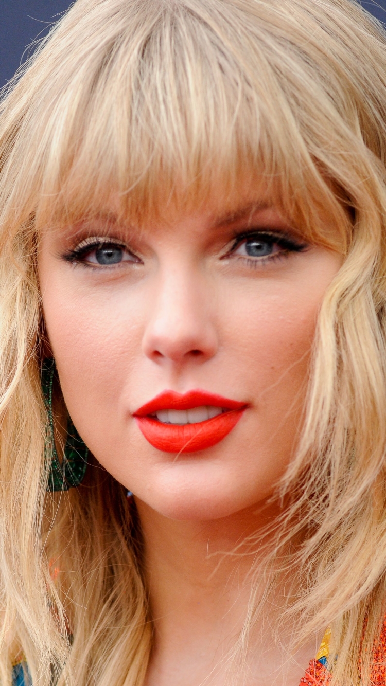 Download mobile wallpaper Music, Close Up, Singer, Blonde, Face, American, Taylor Swift, Lipstick for free.