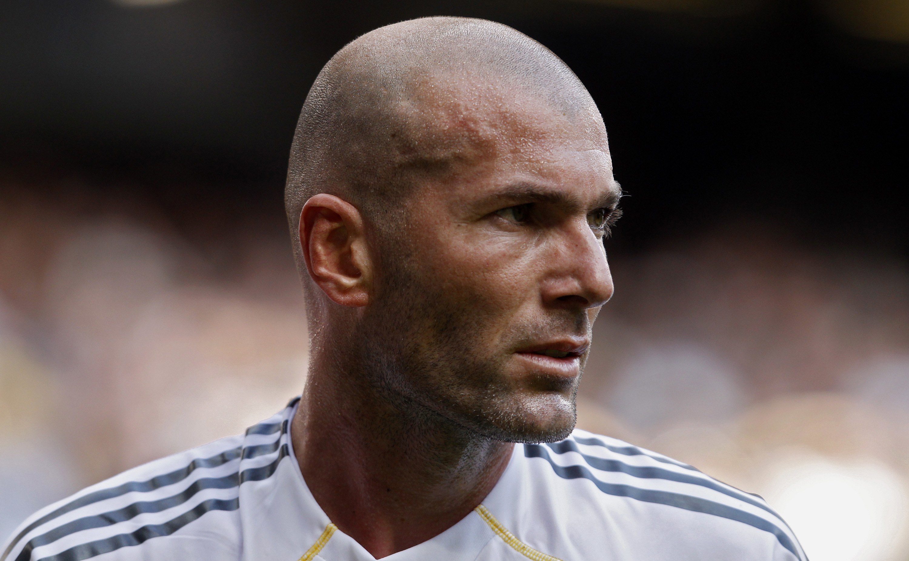 Laden Sie Zinedine Zidane HD-Desktop-Hintergründe herunter