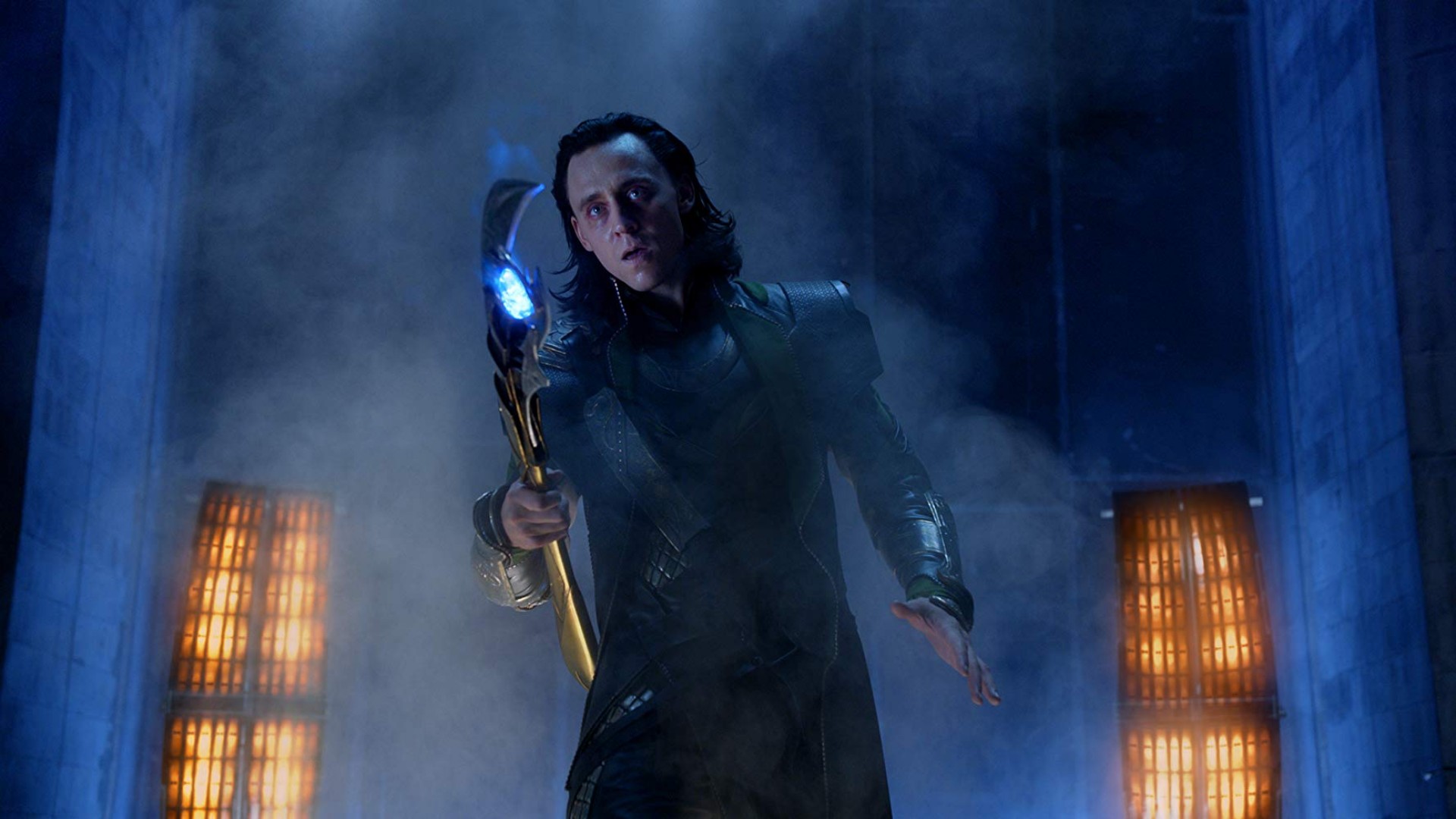 Descarga gratuita de fondo de pantalla para móvil de Los Vengadores, Lanza, Películas, Loki (Marvel Cómics), Tom Hiddleston.