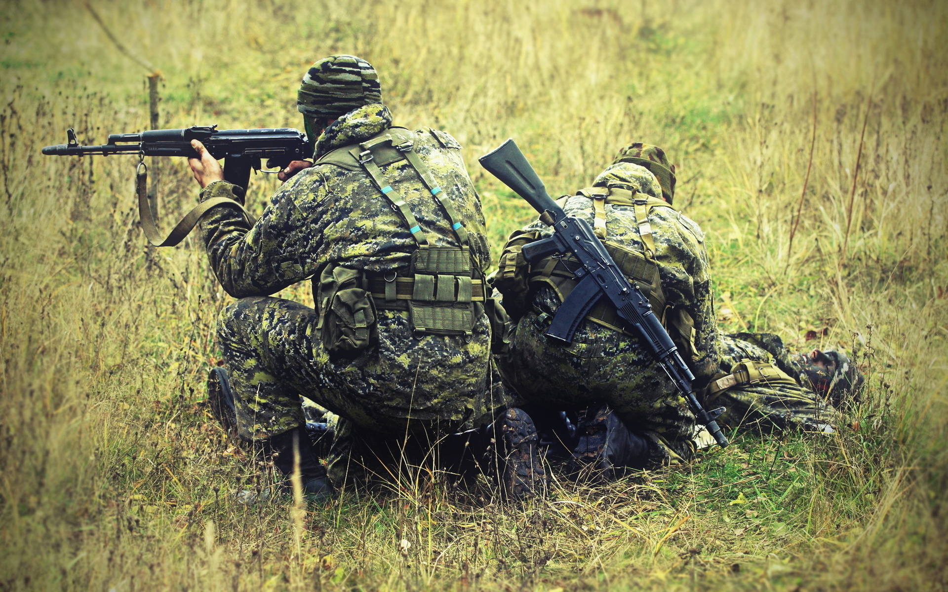 Скачать картинку Солдат, Военные в телефон бесплатно.