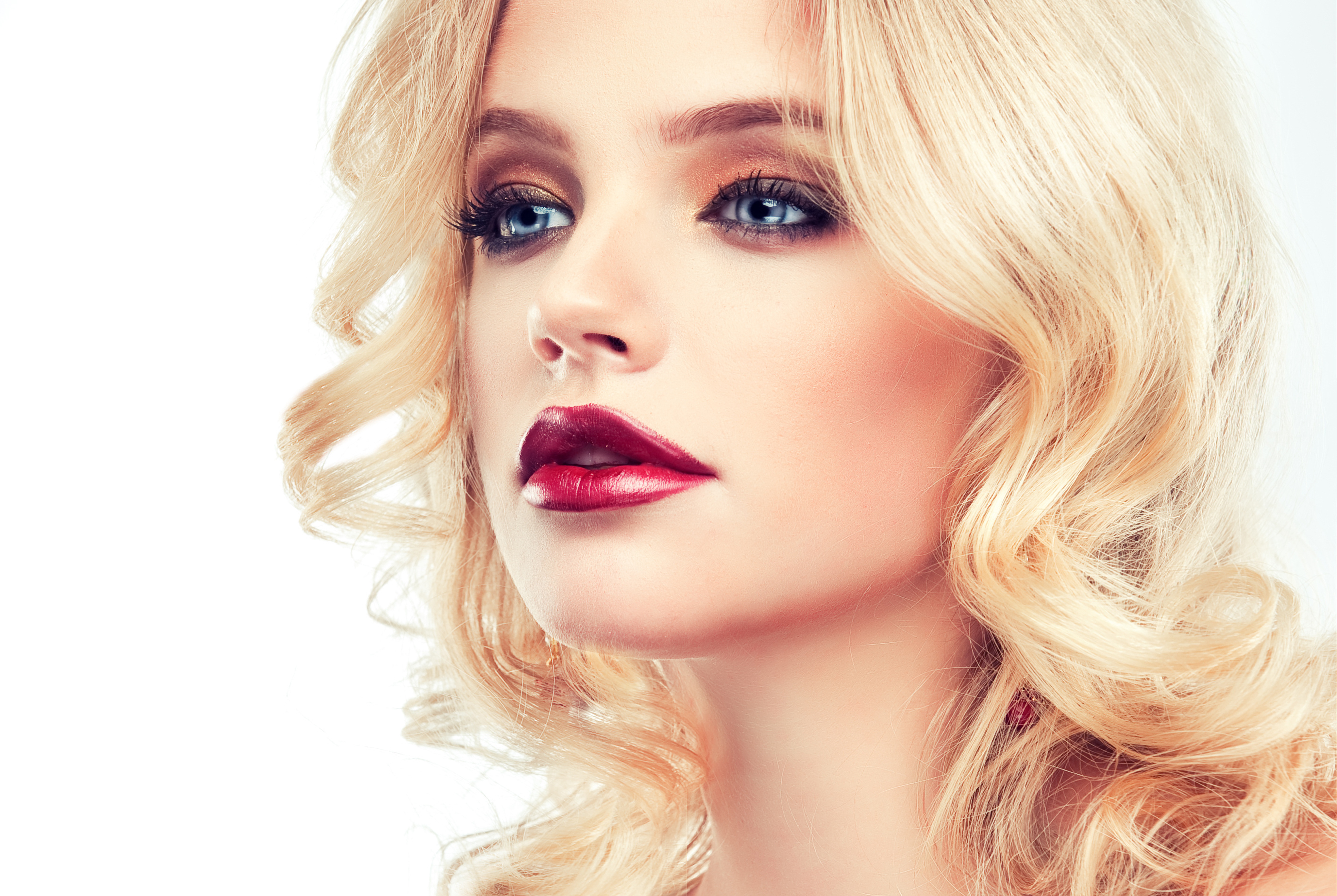 Free download wallpaper Blonde, Face, Model, Women, Blue Eyes, Lipstick on your PC desktop