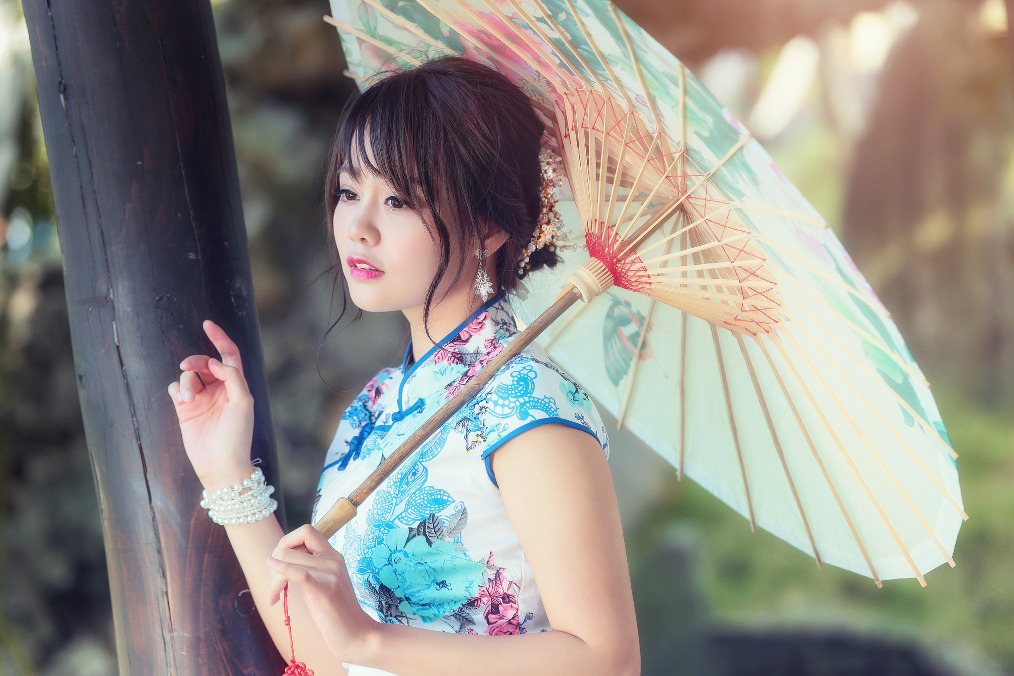 Download mobile wallpaper Umbrella, Kimono, Brunette, Model, Women, Asian, Brown Eyes, Lipstick for free.