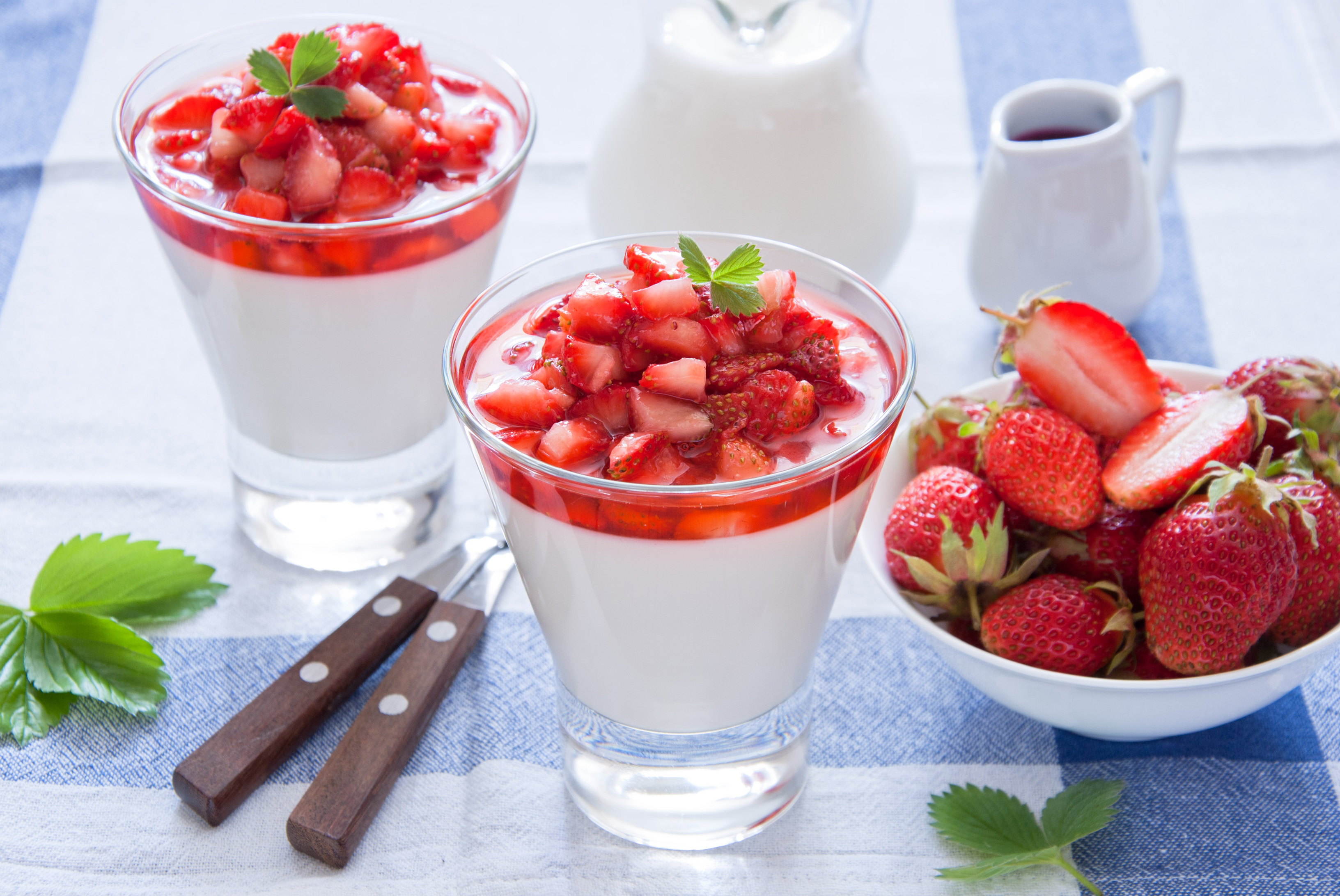 yogurt, dessert, food, berry, fruit, still life, strawberry