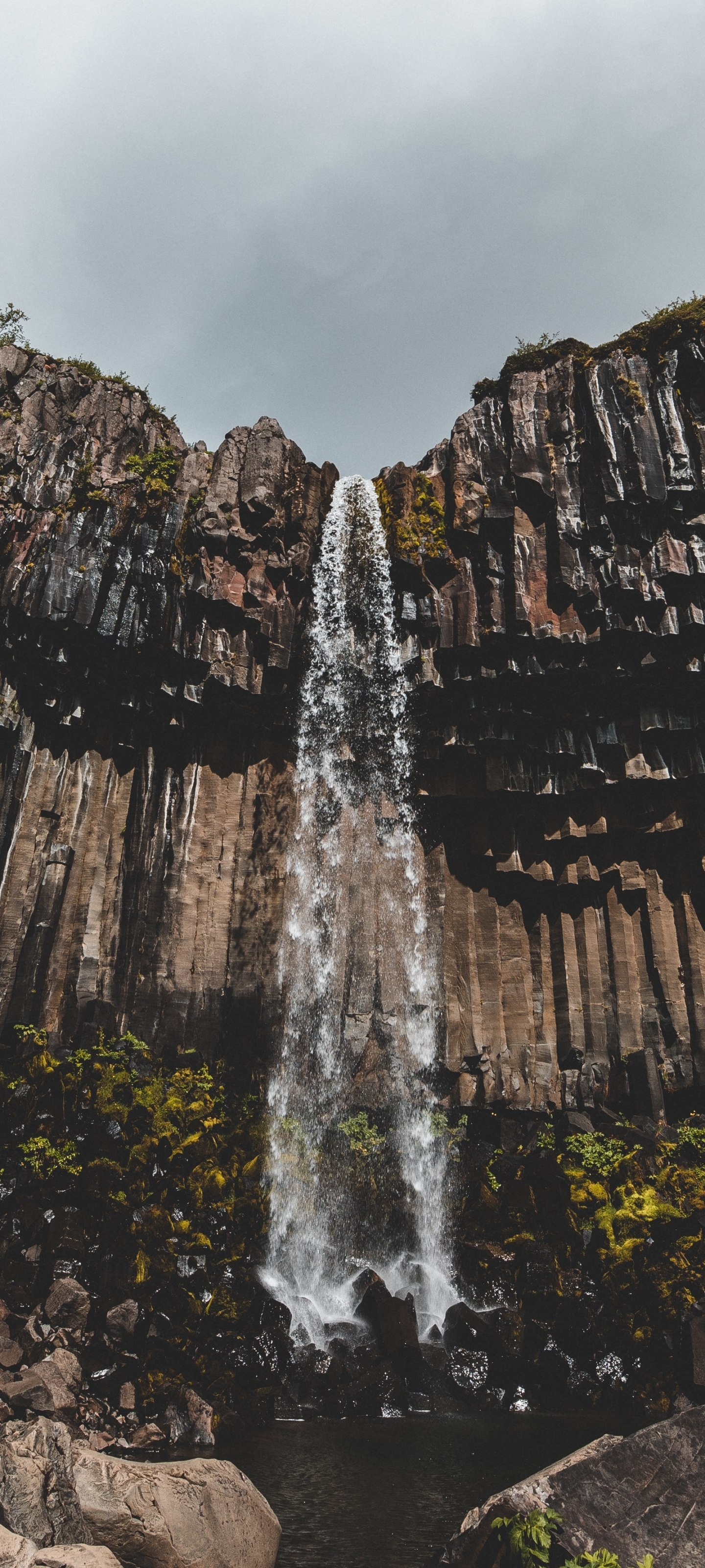 Download mobile wallpaper Waterfalls, Waterfall, Earth, Cliff for free.