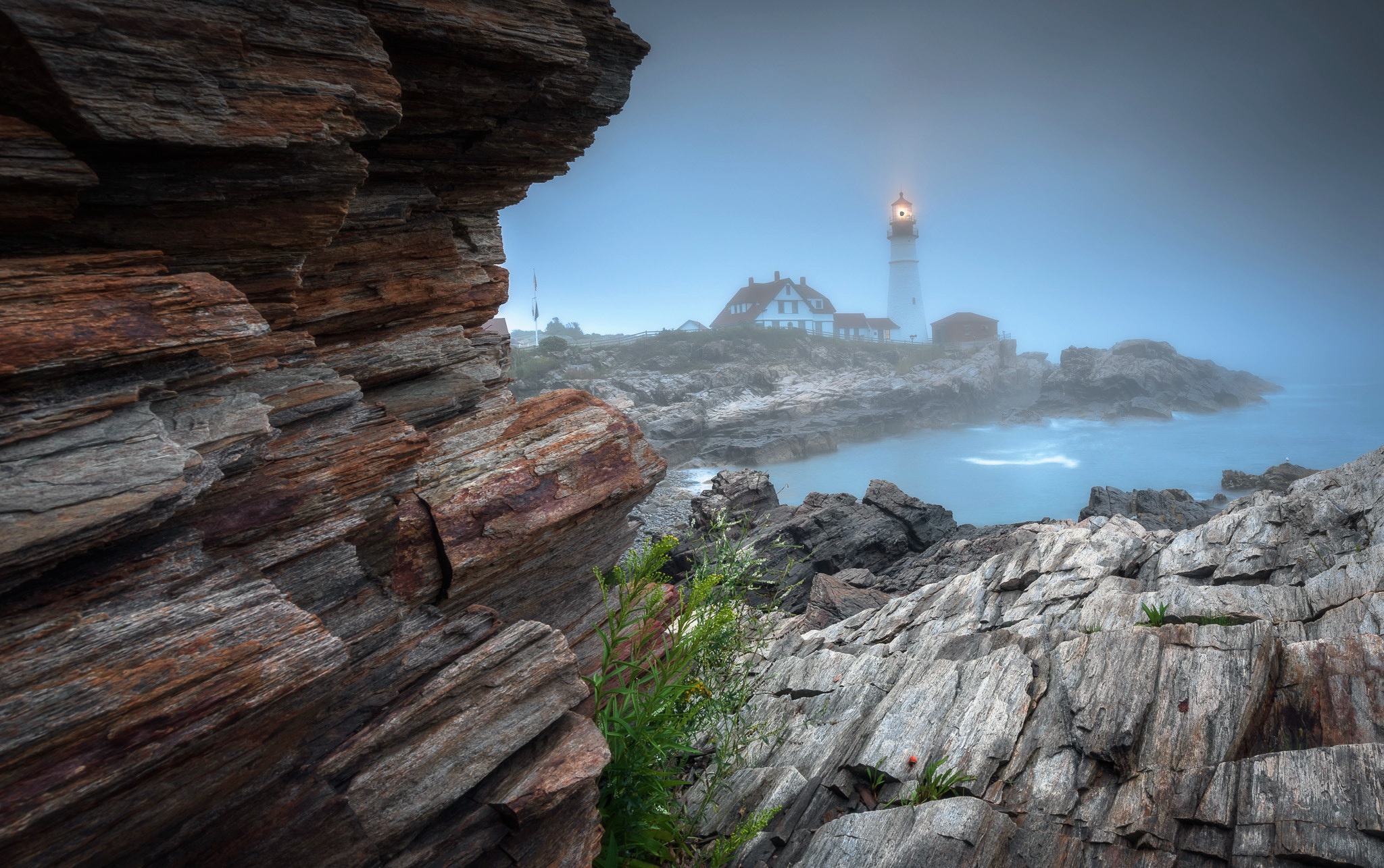 Free download wallpaper Building, Fog, Lighthouse, Man Made on your PC desktop