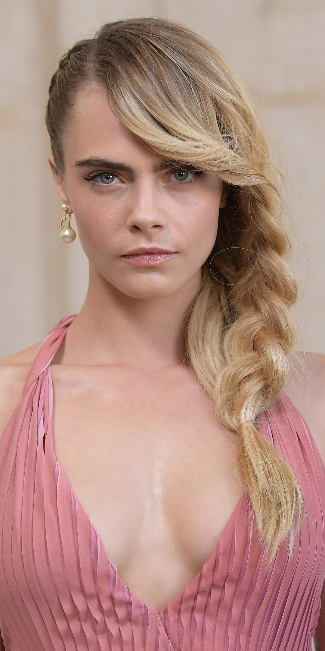 Download mobile wallpaper Blonde, Model, Celebrity, Actress, Cara Delevingne for free.