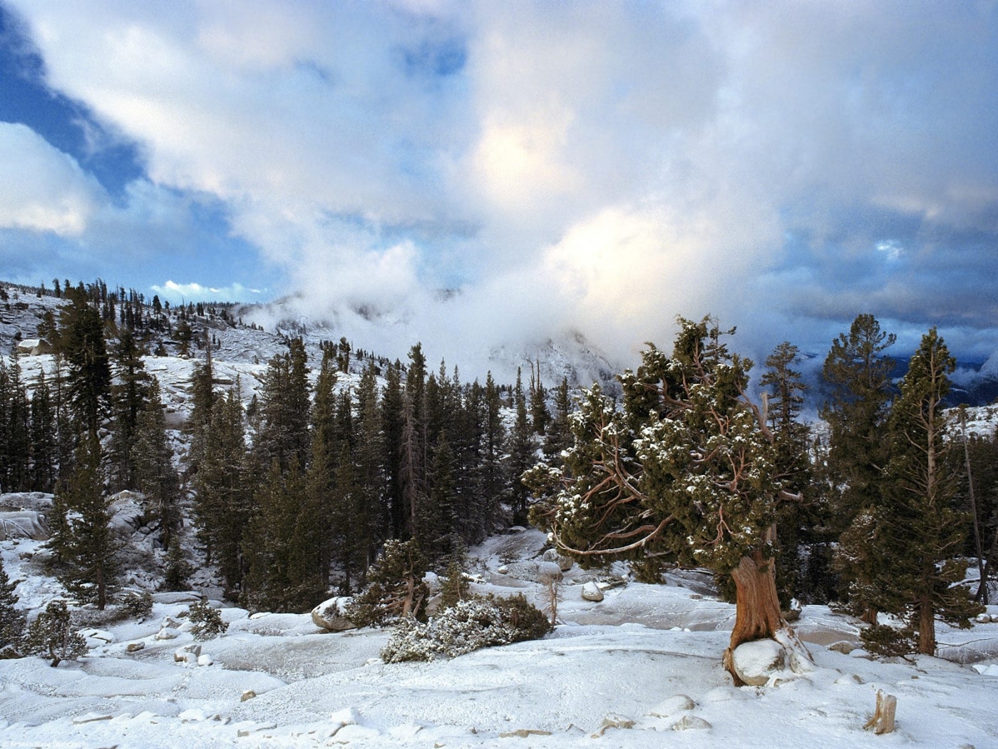 Скачать картинку Пейзаж, Горы, Зима в телефон бесплатно.