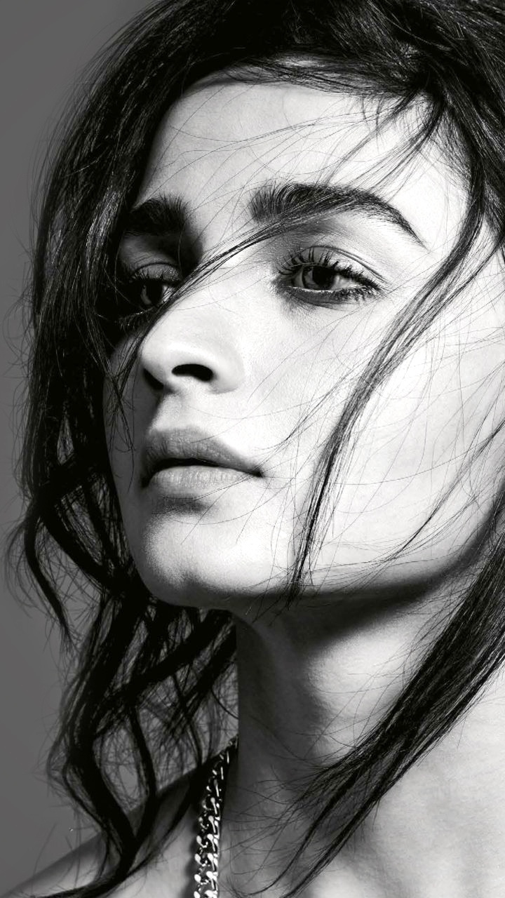Download mobile wallpaper Face, British, Celebrity, Black & White, Actress, Alia Bhatt for free.