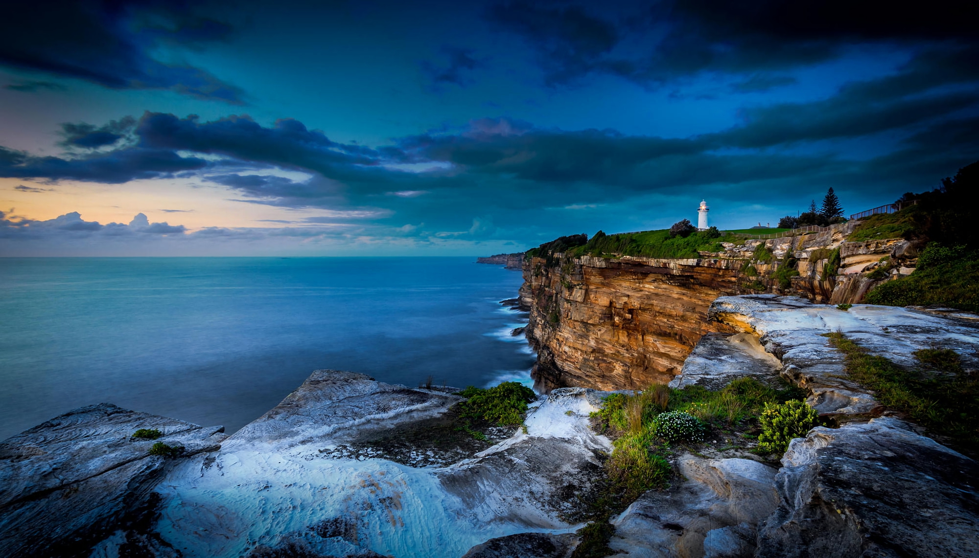 Handy-Wallpaper Horizont, Küste, Ozean, Klippe, Leuchtturm, Australien, Meer, Menschengemacht kostenlos herunterladen.