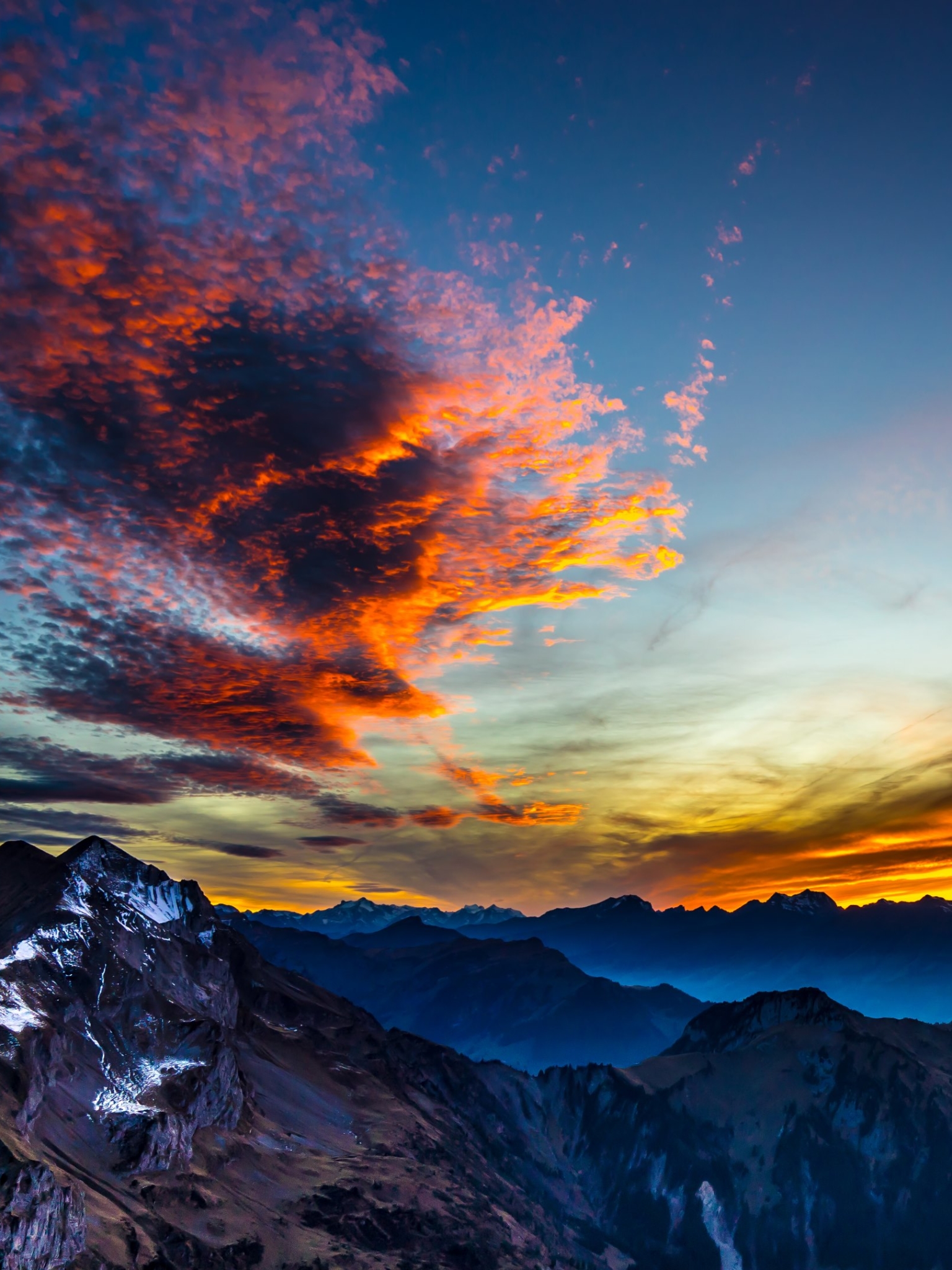 Handy-Wallpaper Berg, Gebirge, Wolke, Himmel, Sonnenuntergang, Erde/natur kostenlos herunterladen.