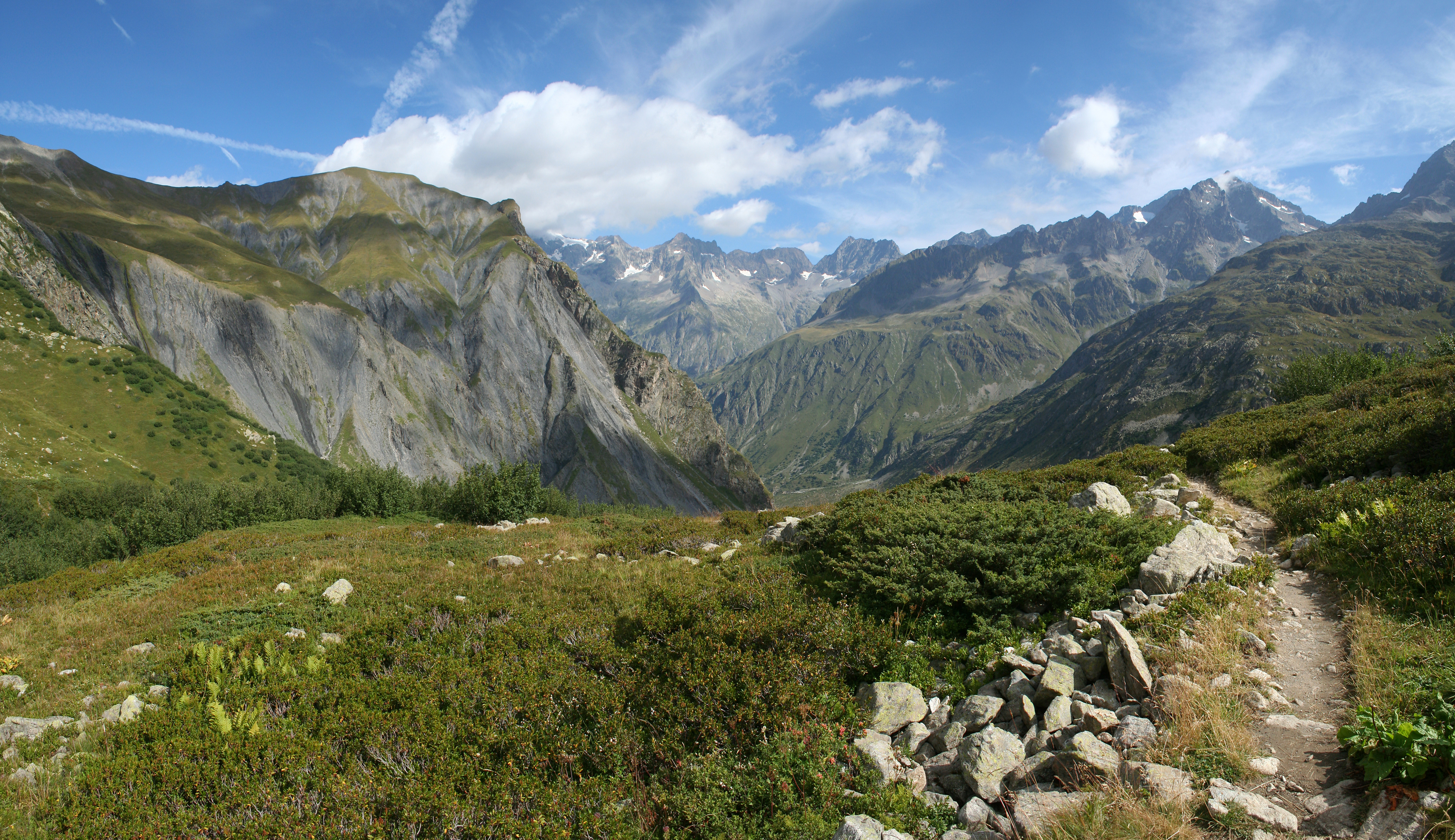 Handy-Wallpaper Landschaft, Alpen, Gebirge, Tal, Berge, Erde/natur kostenlos herunterladen.