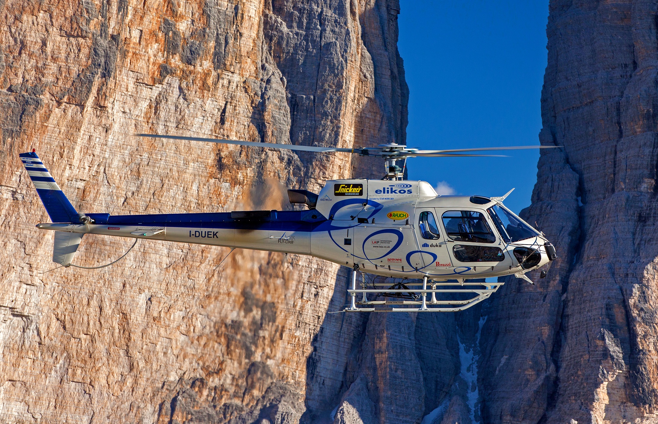 Скачать обои Eurocopter As350 Écureuil на телефон бесплатно