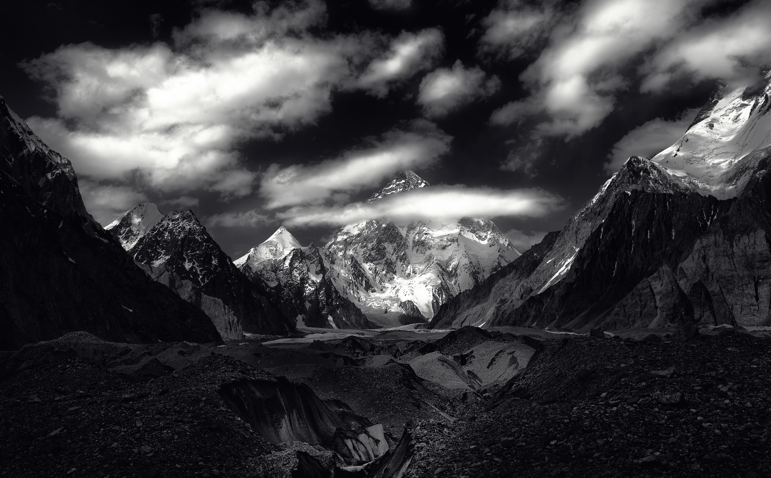 Free download wallpaper Landscape, Nature, Mountains, Mountain, Peak, Earth, Cloud, Black & White on your PC desktop