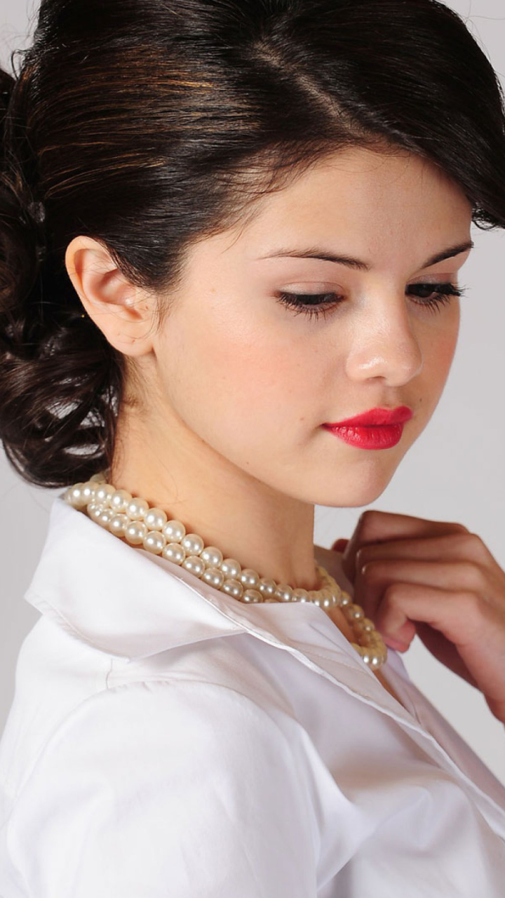 Download mobile wallpaper Music, Selena Gomez for free.