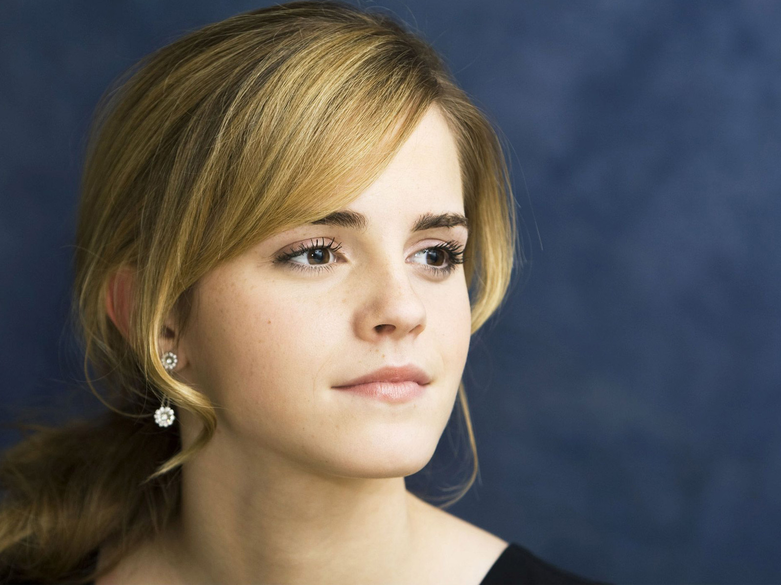 Free download wallpaper Emma Watson, Celebrity on your PC desktop