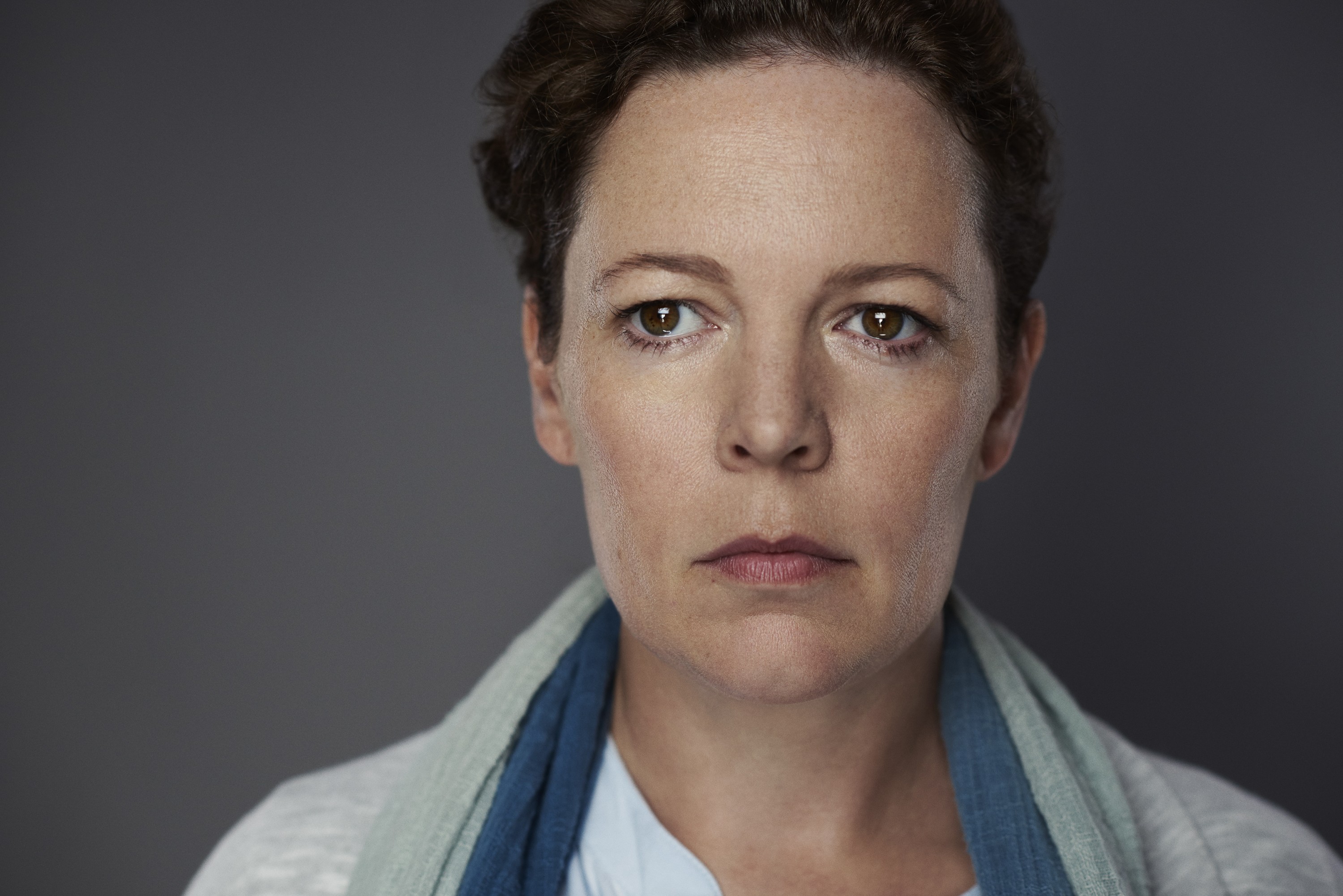 Download mobile wallpaper Face, Celebrity, Brown Eyes, Brown Hair, Actress, Olivia Colman for free.