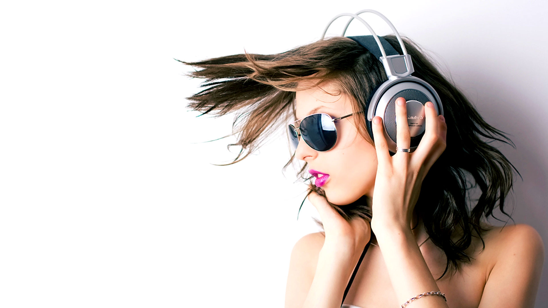 Free download wallpaper Headphones, Music on your PC desktop