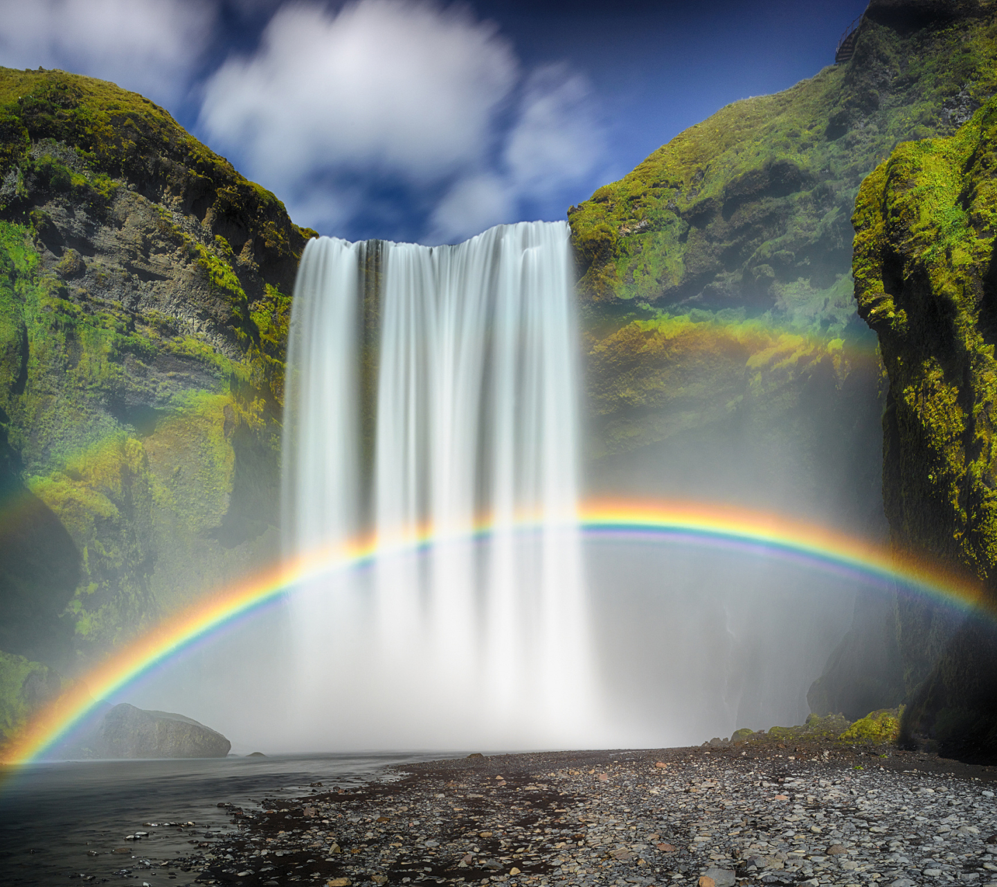 Free download wallpaper Waterfalls, Rainbow, Waterfall, Earth, Moss, Skógafoss, Skógafoss Waterfall on your PC desktop