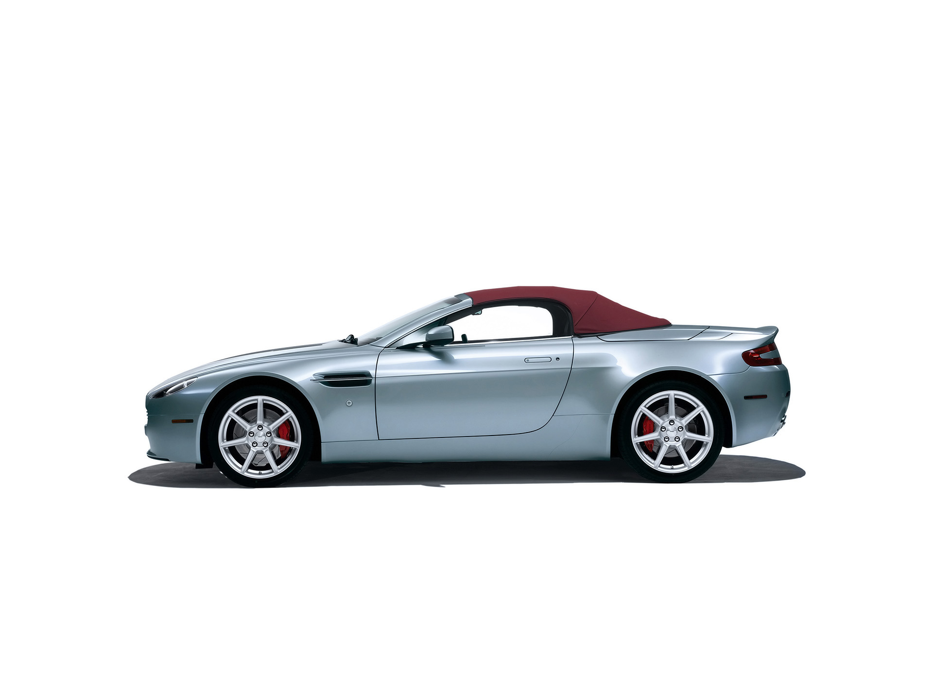 Téléchargez des papiers peints mobile Aston Martin V8 Vantage, Aston Martin, Véhicules gratuitement.
