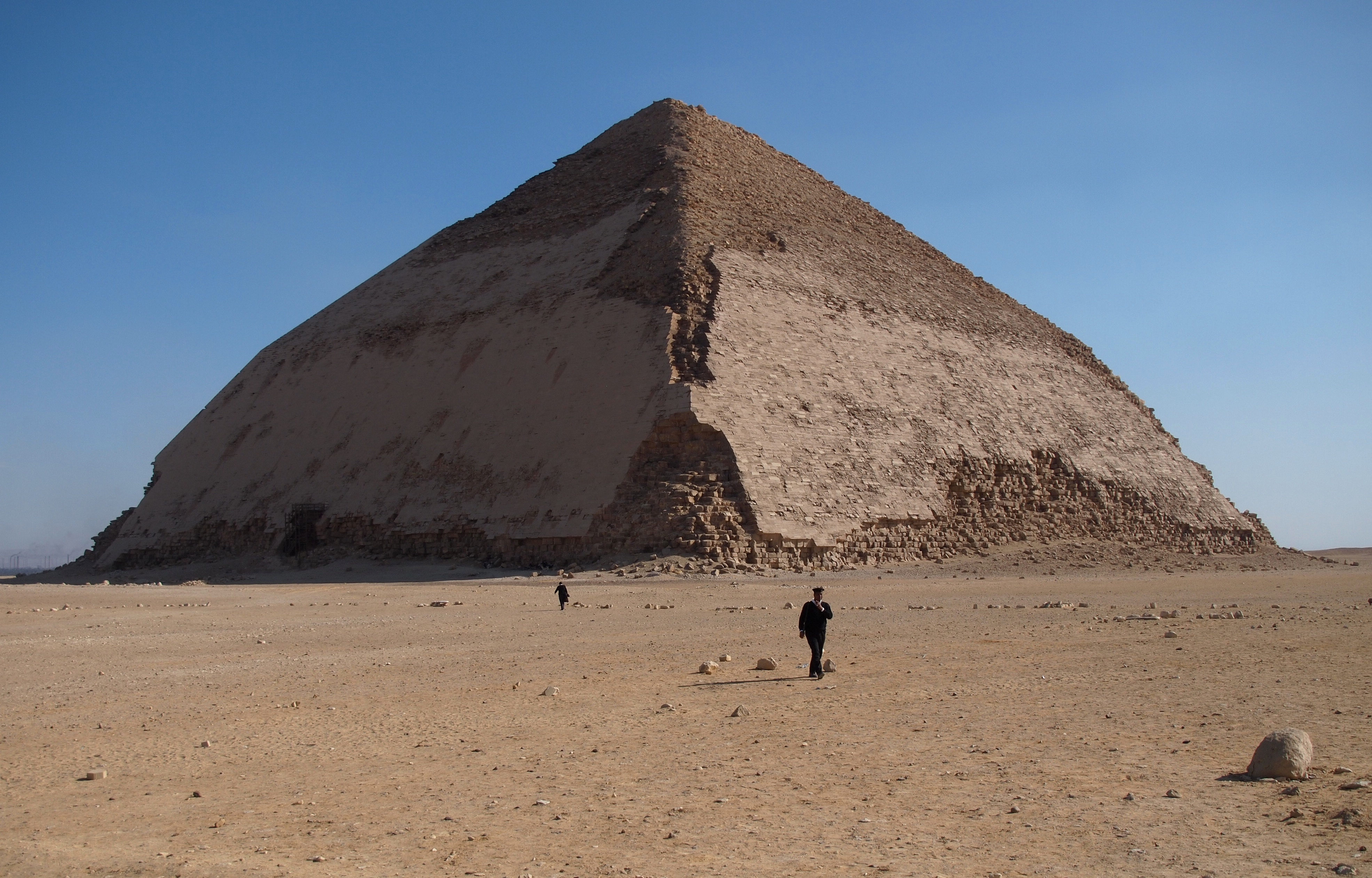 Популярные заставки и фоны Ломаная Пирамида на компьютер