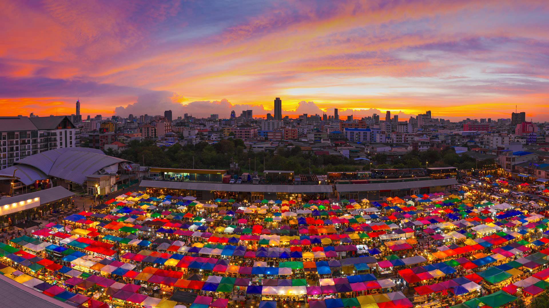 1500805 завантажити шпалери створено людиною, бангкок, місто, барвистий, ринок, нічний ринок ратчада, захід сонця, таїланд - заставки і картинки безкоштовно