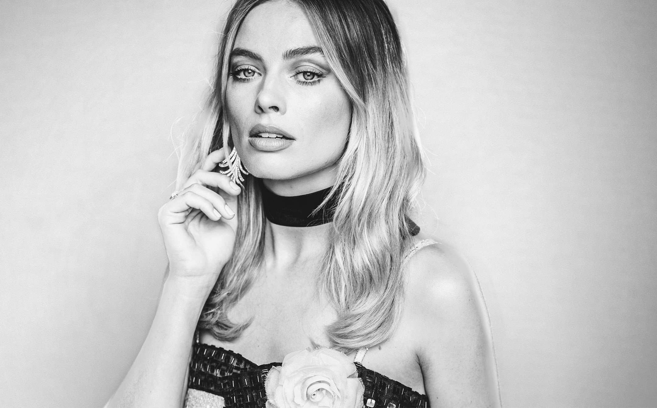 Baixar papel de parede para celular de Australiano, Celebridade, Preto & Branco, Atriz, Margot Robbie gratuito.