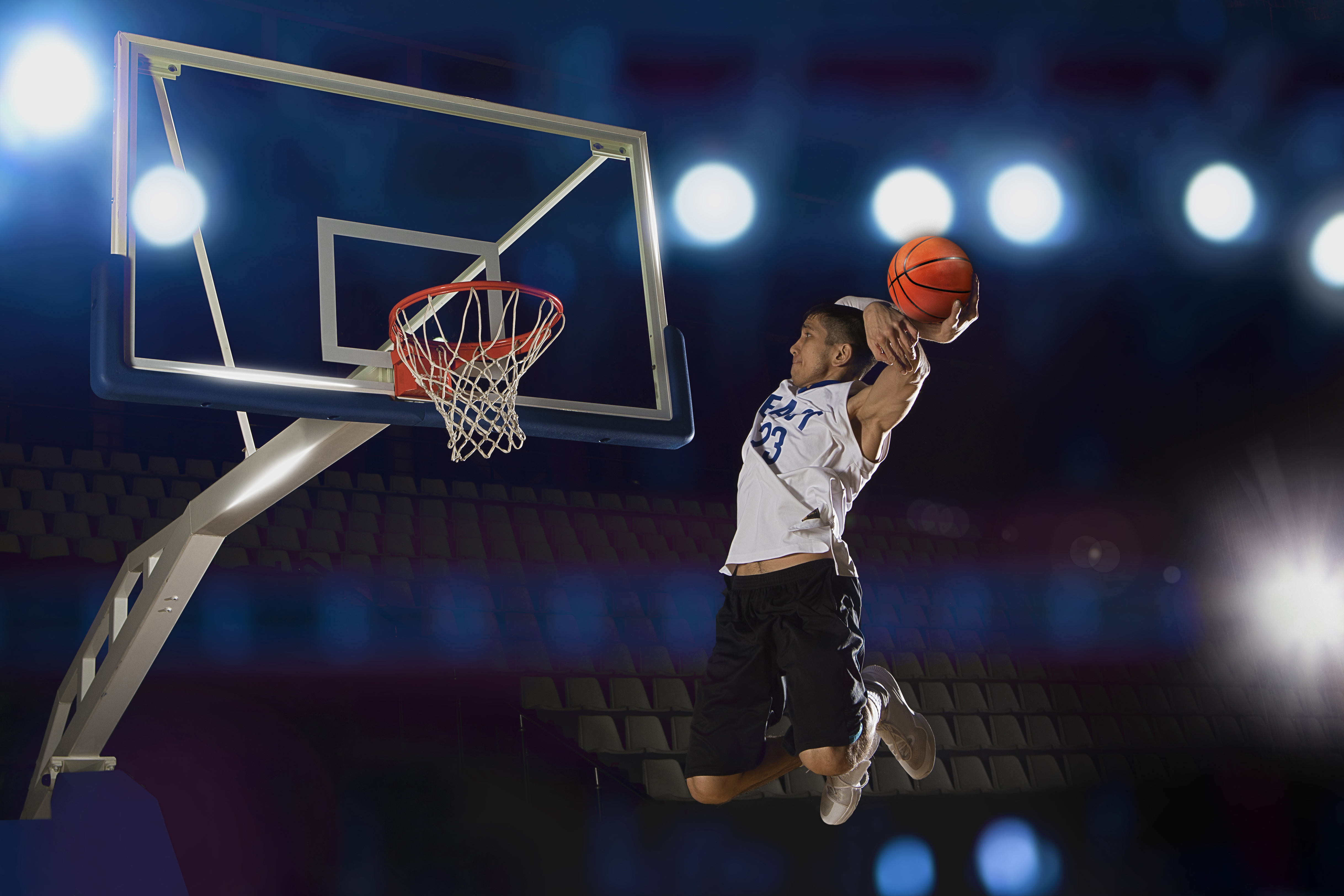 Скачать картинку Баскетбол, Виды Спорта в телефон бесплатно.
