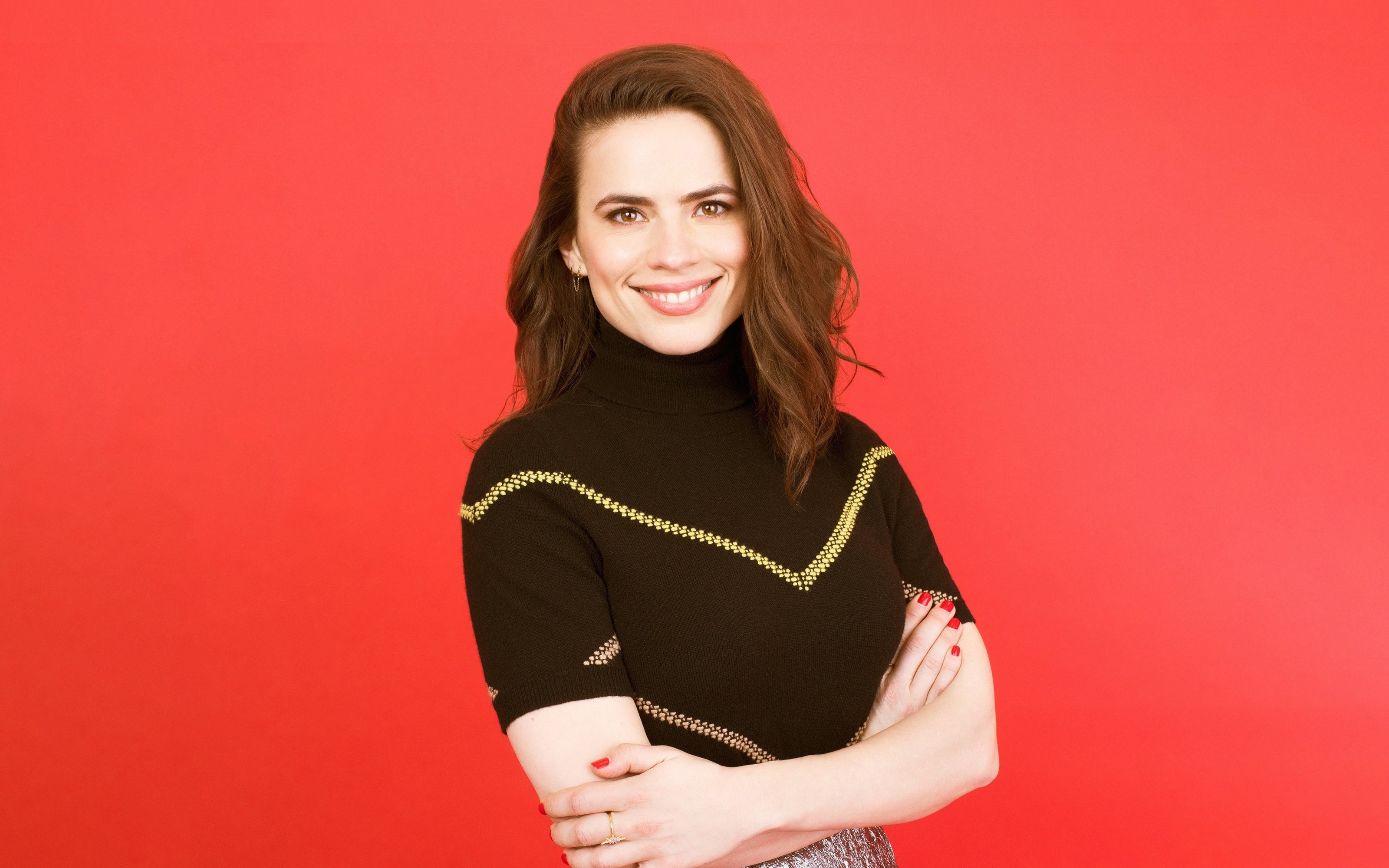 Download mobile wallpaper Smile, Brunette, American, Celebrity, Brown Eyes, Actress, Hayley Atwell for free.