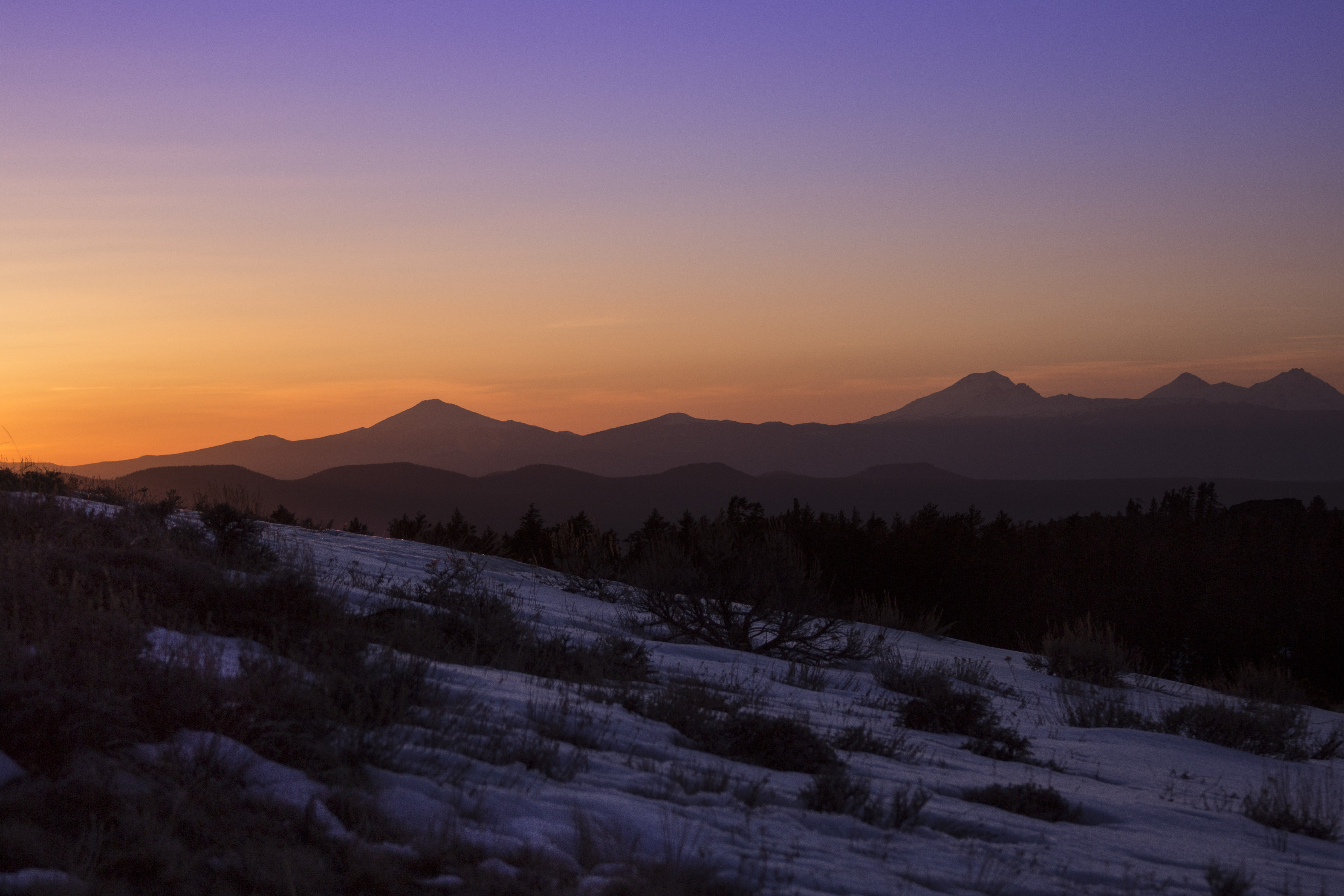 Laden Sie das Natur, Mountains, Die Hügel, Hügel, Steigung, Sunset, Schnee-Bild kostenlos auf Ihren PC-Desktop herunter