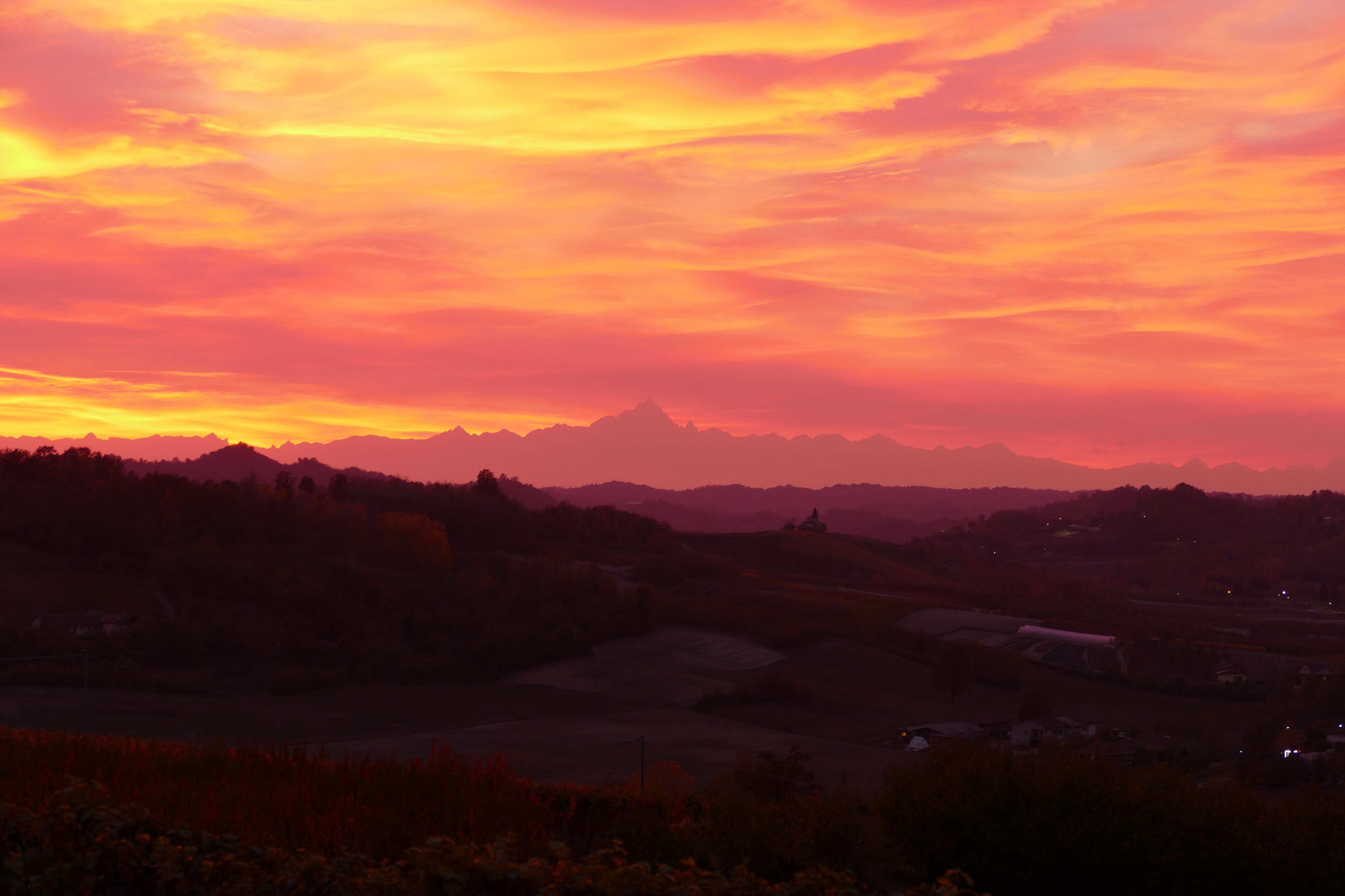 Laden Sie das Natur, Sunset, Sky, Mountains, Dahl, Distanz-Bild kostenlos auf Ihren PC-Desktop herunter