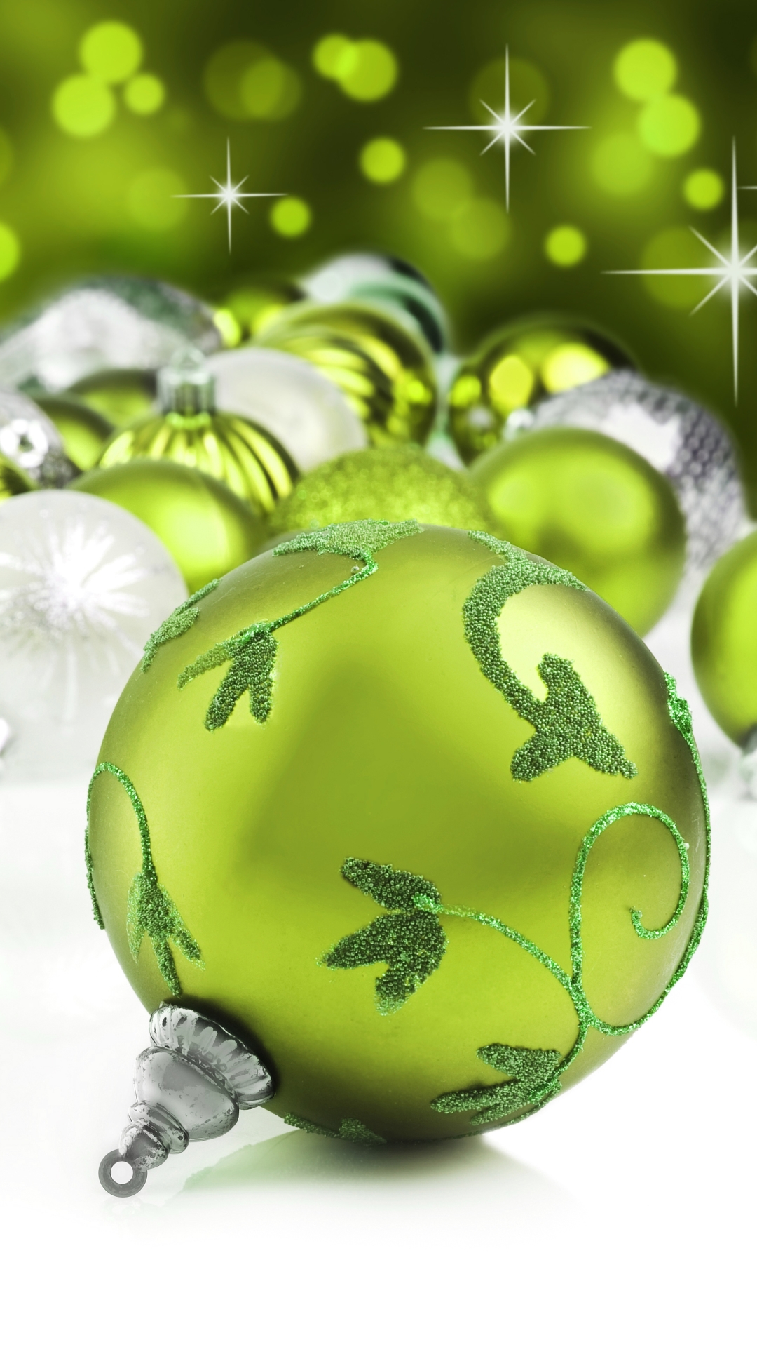 Скачать картинку Рождество, Зеленый, Шар, Украшение, Мяч, Рождественские Украшения, Праздничные в телефон бесплатно.