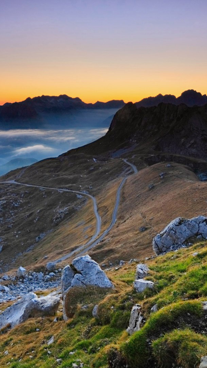 Handy-Wallpaper Berg, Nebel, Alpen, Gebirge, Sonnenuntergang, Berge, Erde/natur kostenlos herunterladen.