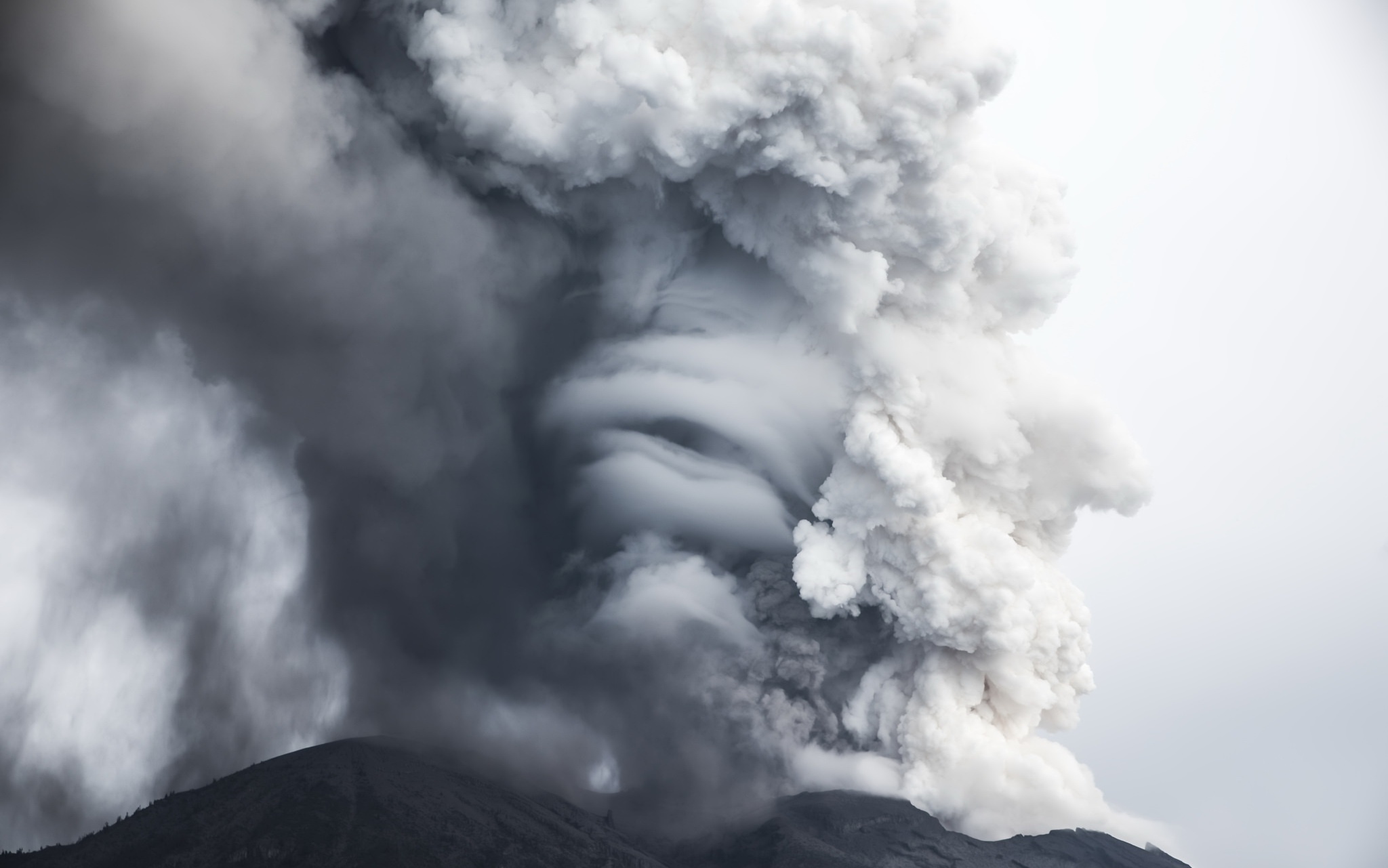 426554 Hintergrundbild herunterladen erde/natur, vulkan, bali, eruption, rauch, vulkane - Bildschirmschoner und Bilder kostenlos