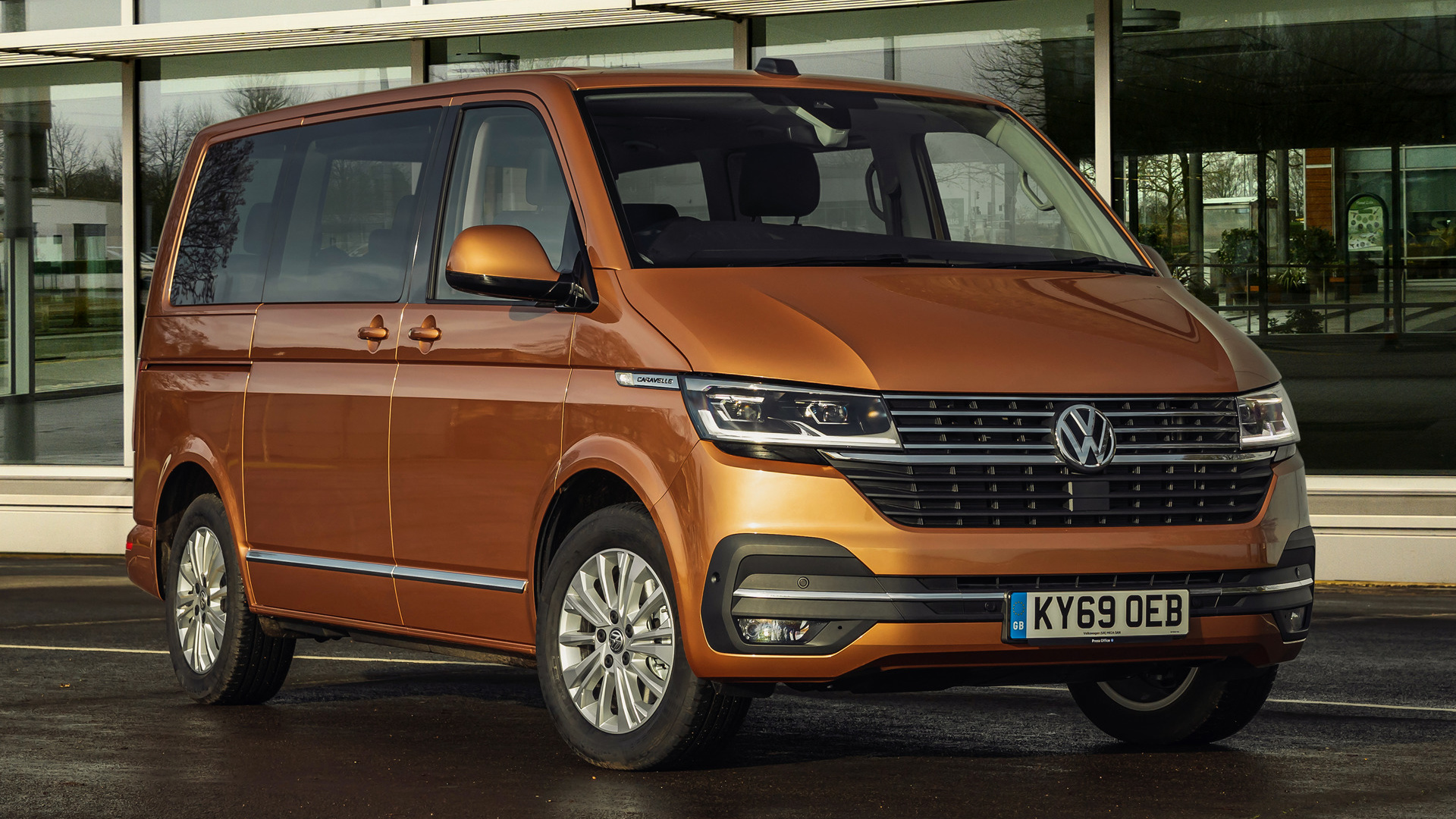 Популярні заставки і фони Volkswagen Caravelle на комп'ютер