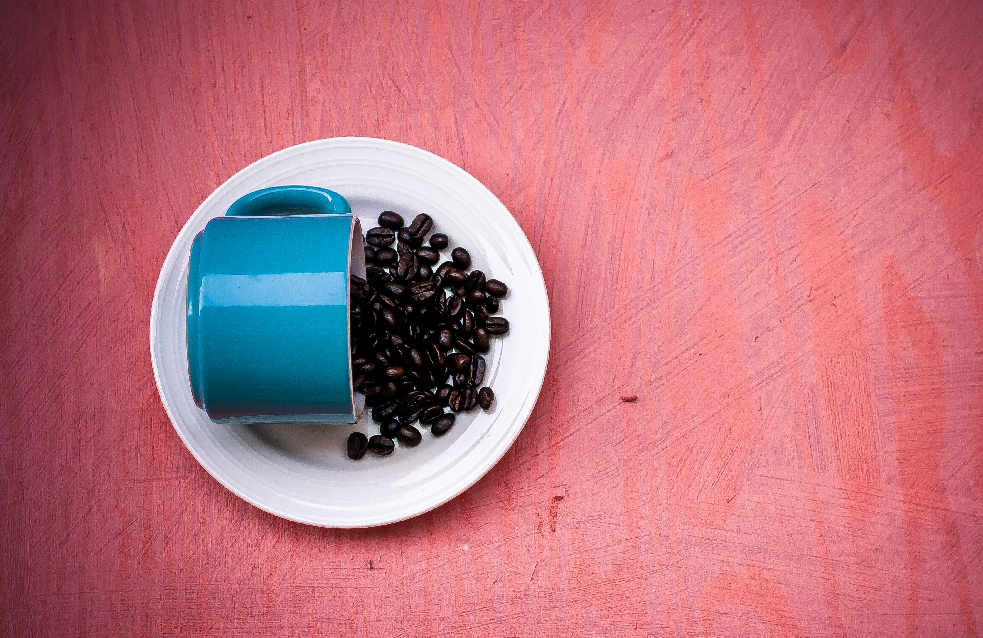Handy-Wallpaper Tasse, Kaffeebohnen, Nahrungsmittel, Kaffee kostenlos herunterladen.